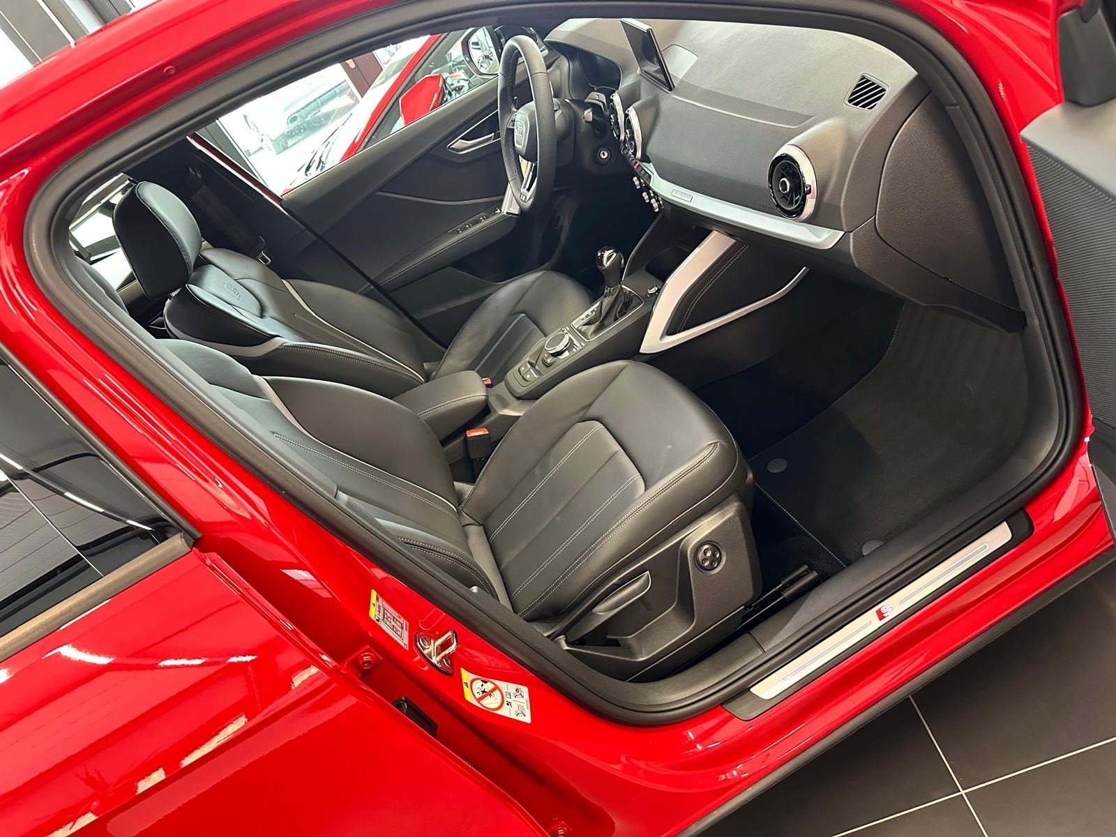 AUDI SQ2 TFSI quattro S-tronic-image-7