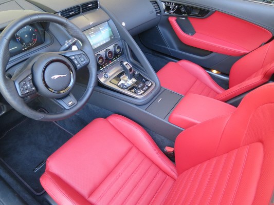 JAGUAR F-Type 5.0 V8 R75 AWD-image-10