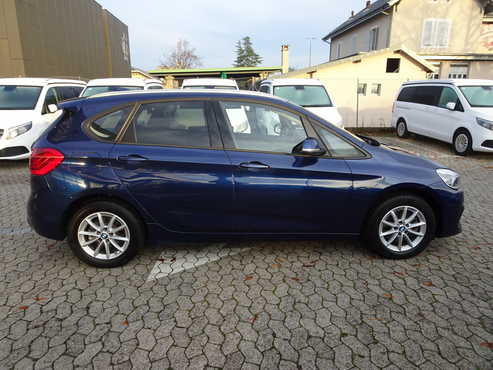BMW 218d xDrive Active Tourer Steptronic Sport Line-image-5