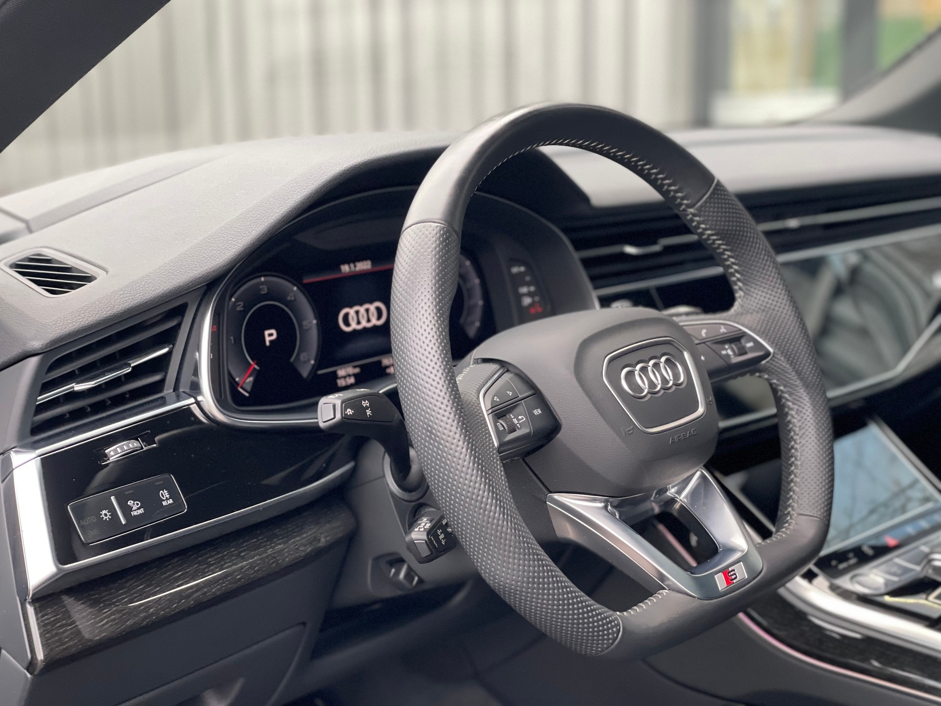 AUDI Q8 50 TDI quattro tiptronic-image-10