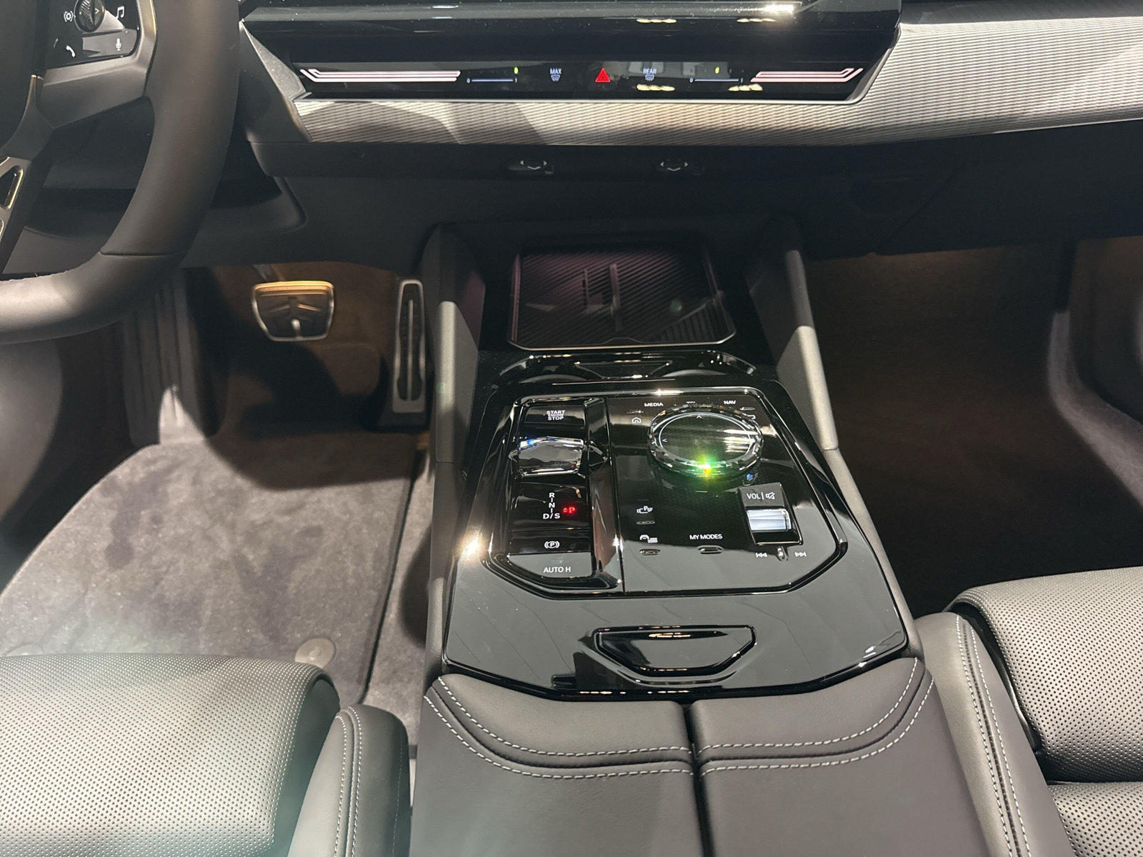 BMW 520d xDrive 48V Touring M Sport Pro Steptronic-image-12