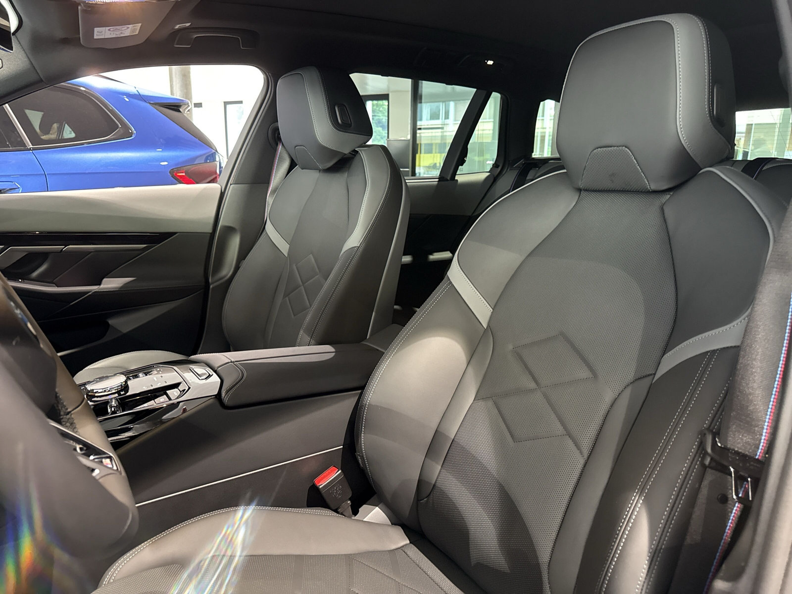 BMW 520d xDrive 48V Touring M Sport Pro Steptronic-image-9