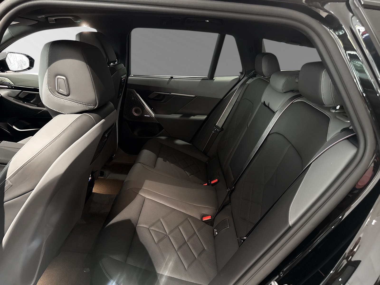 BMW 520d xDrive 48V Touring M Sport Pro Steptronic-image-6