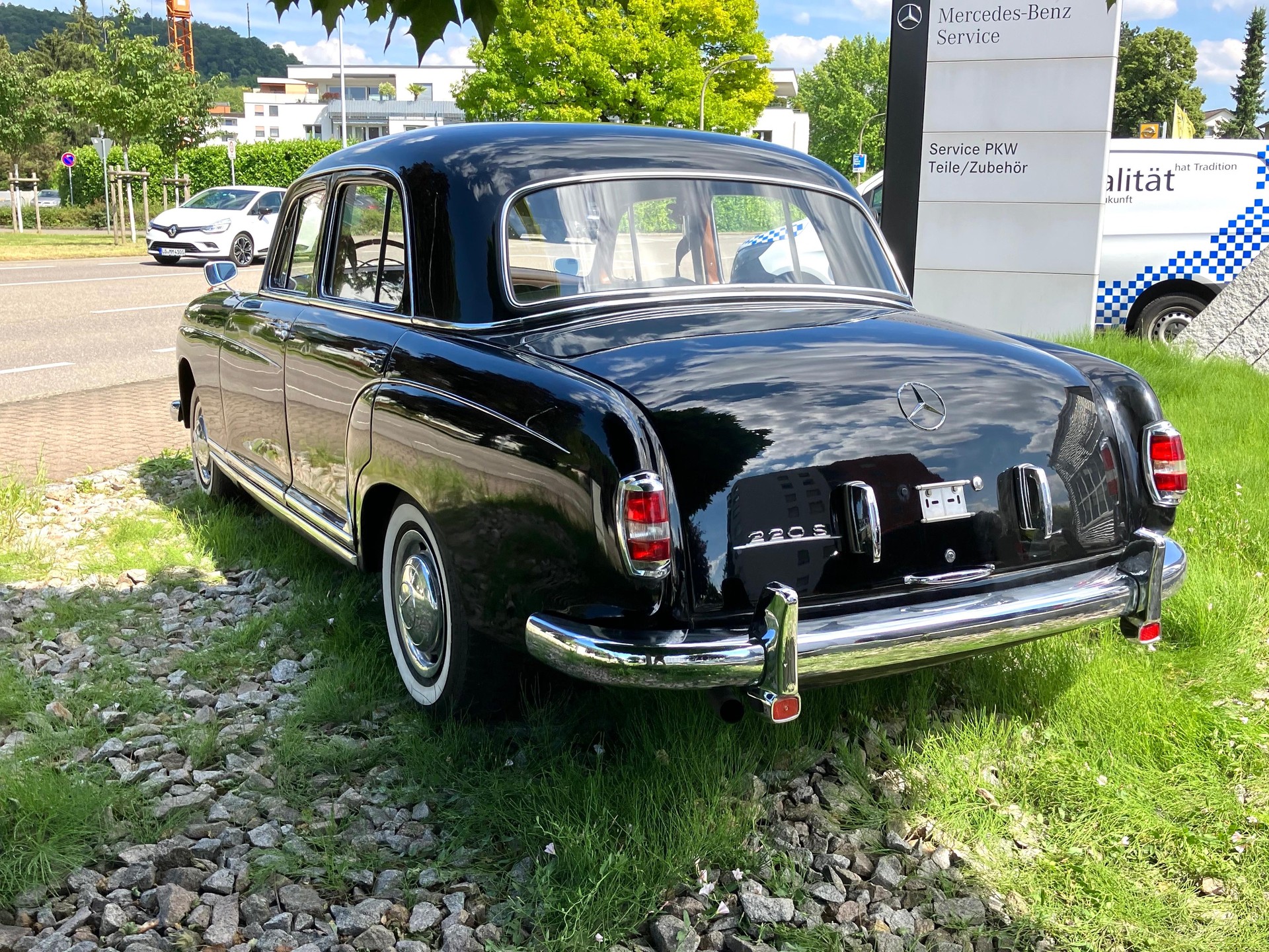 MERCEDES-BENZ 220 S Ponton-image-15