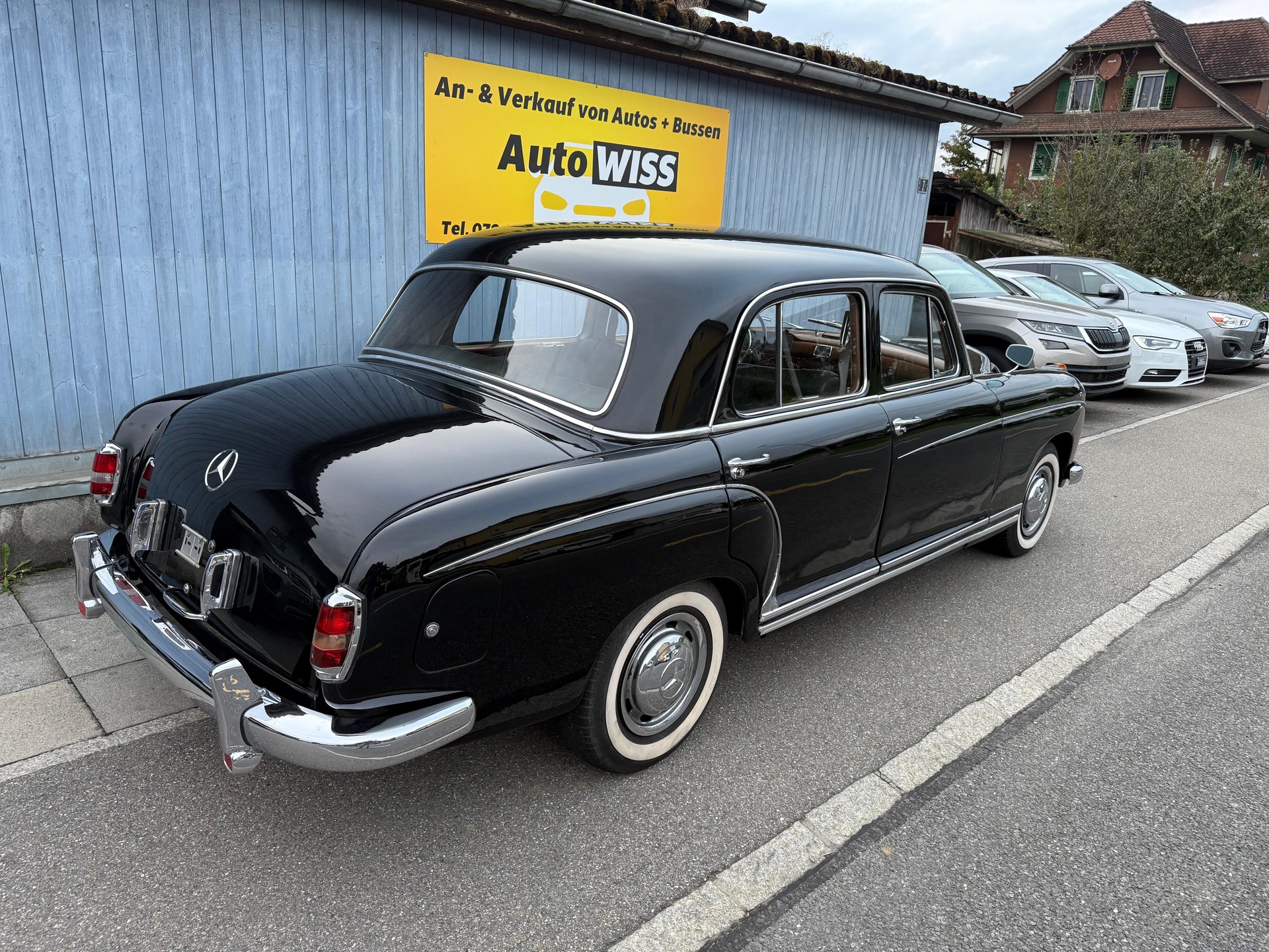 MERCEDES-BENZ 220 S Ponton-showroom-element-2