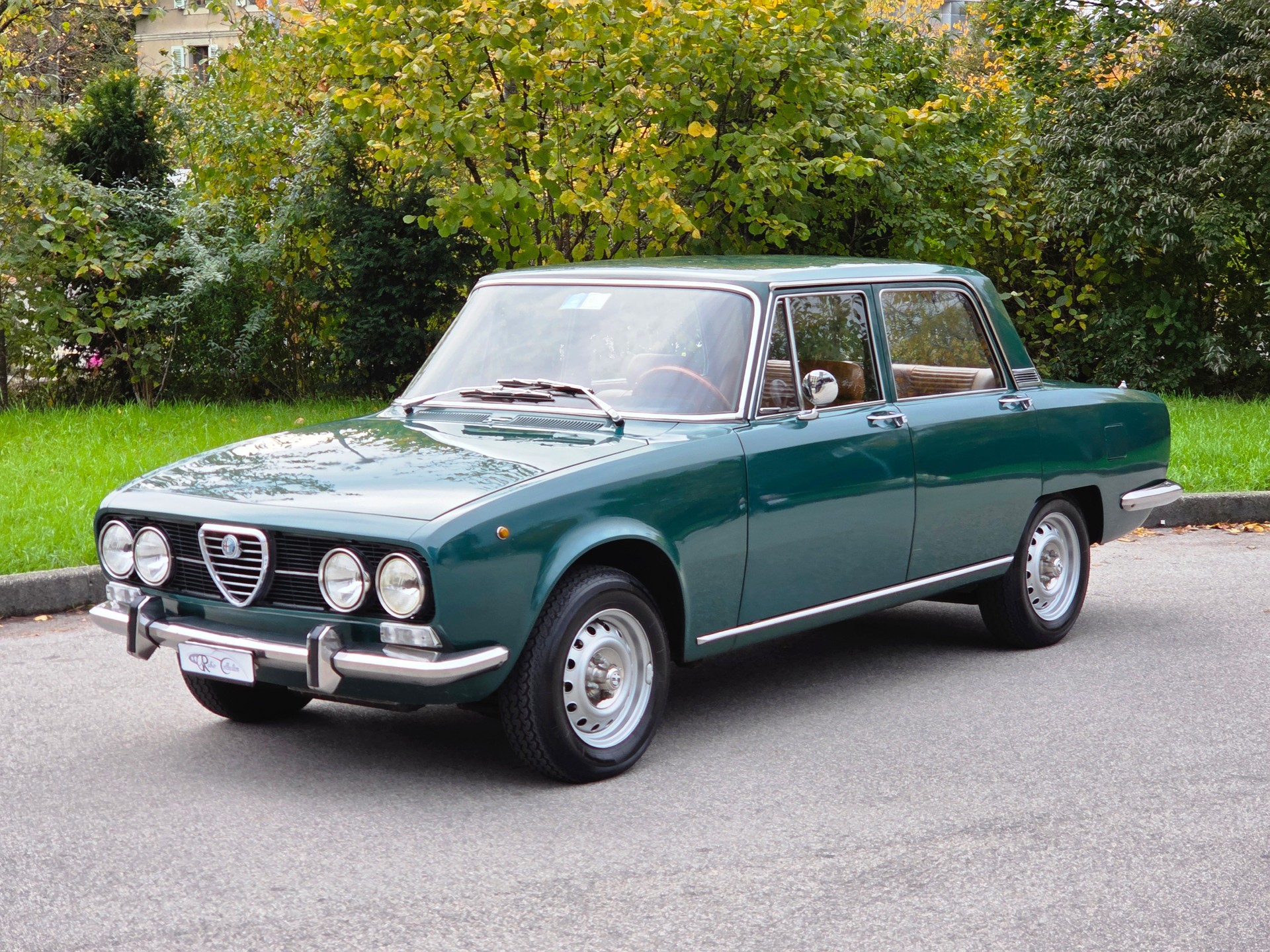 ALFA ROMEO 2000 Berlina - rare - excellent état d'origine - belle combinaison couleurs - historique disponible - expertisée vétéran 08.24.-image-5