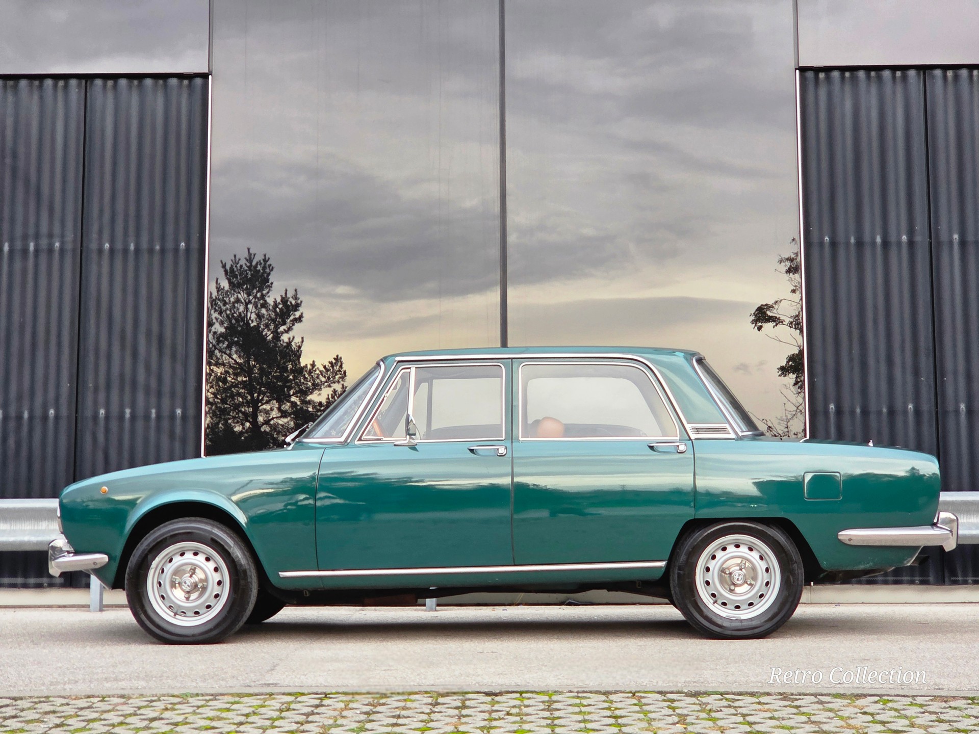 ALFA ROMEO 2000 Berlina - rare - excellent état d'origine - belle combinaison couleurs - historique disponible - expertisée vétéran 08.24.-image-2