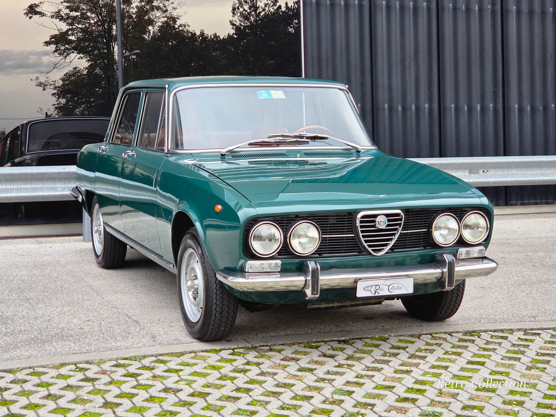 ALFA ROMEO 2000 Berlina - rare - excellent état d'origine - belle combinaison couleurs - historique disponible - expertisée vétéran 08.24.-image-3