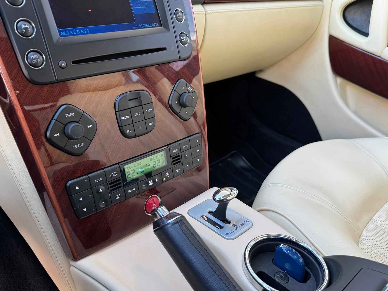 MASERATI Quattroporte 4.2 V8 DuoSelect-image-17