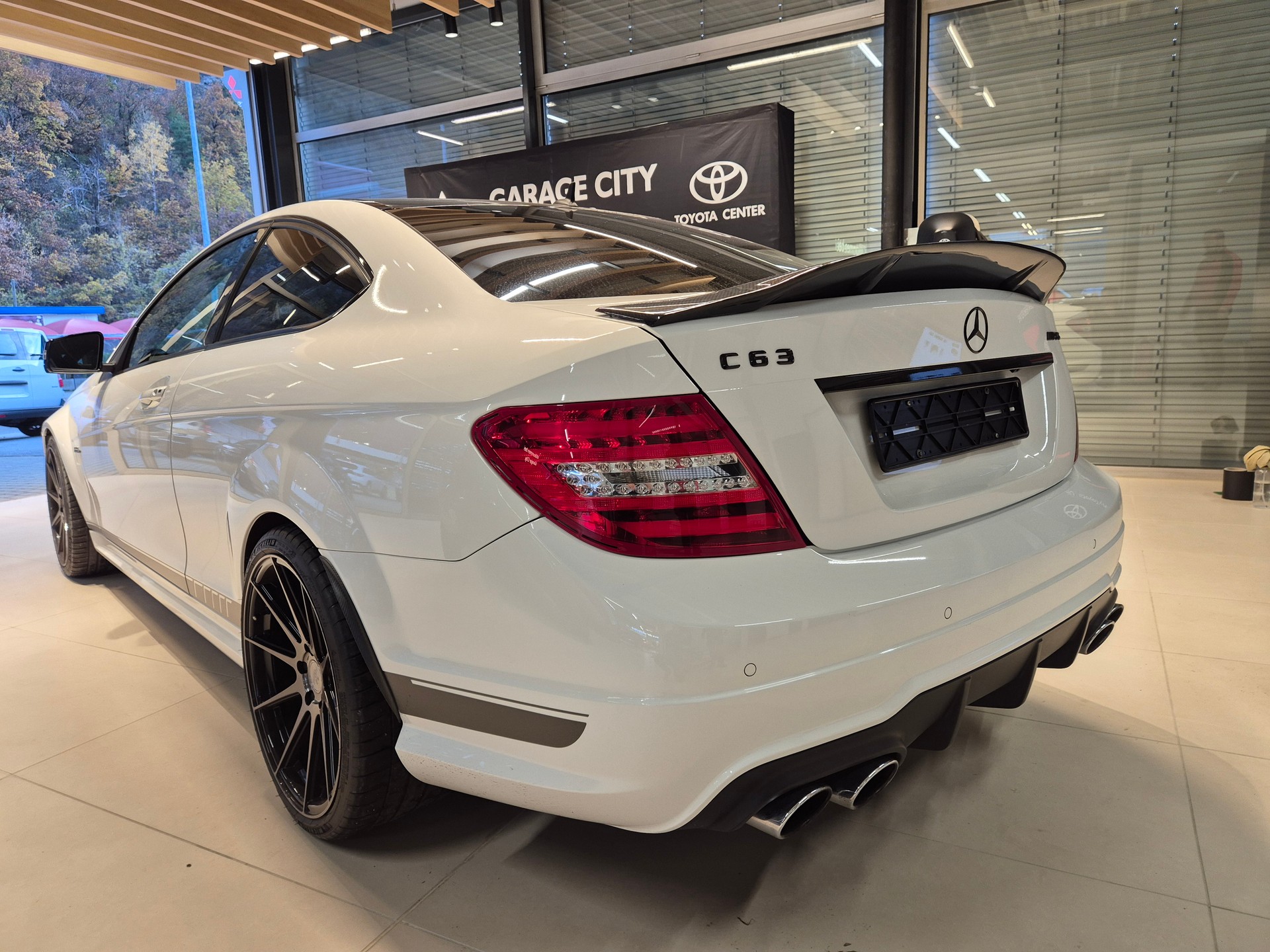 MERCEDES-BENZ C 63 AMG Avantgarde Edition 507 Speedshift MCT-showroom-element-2