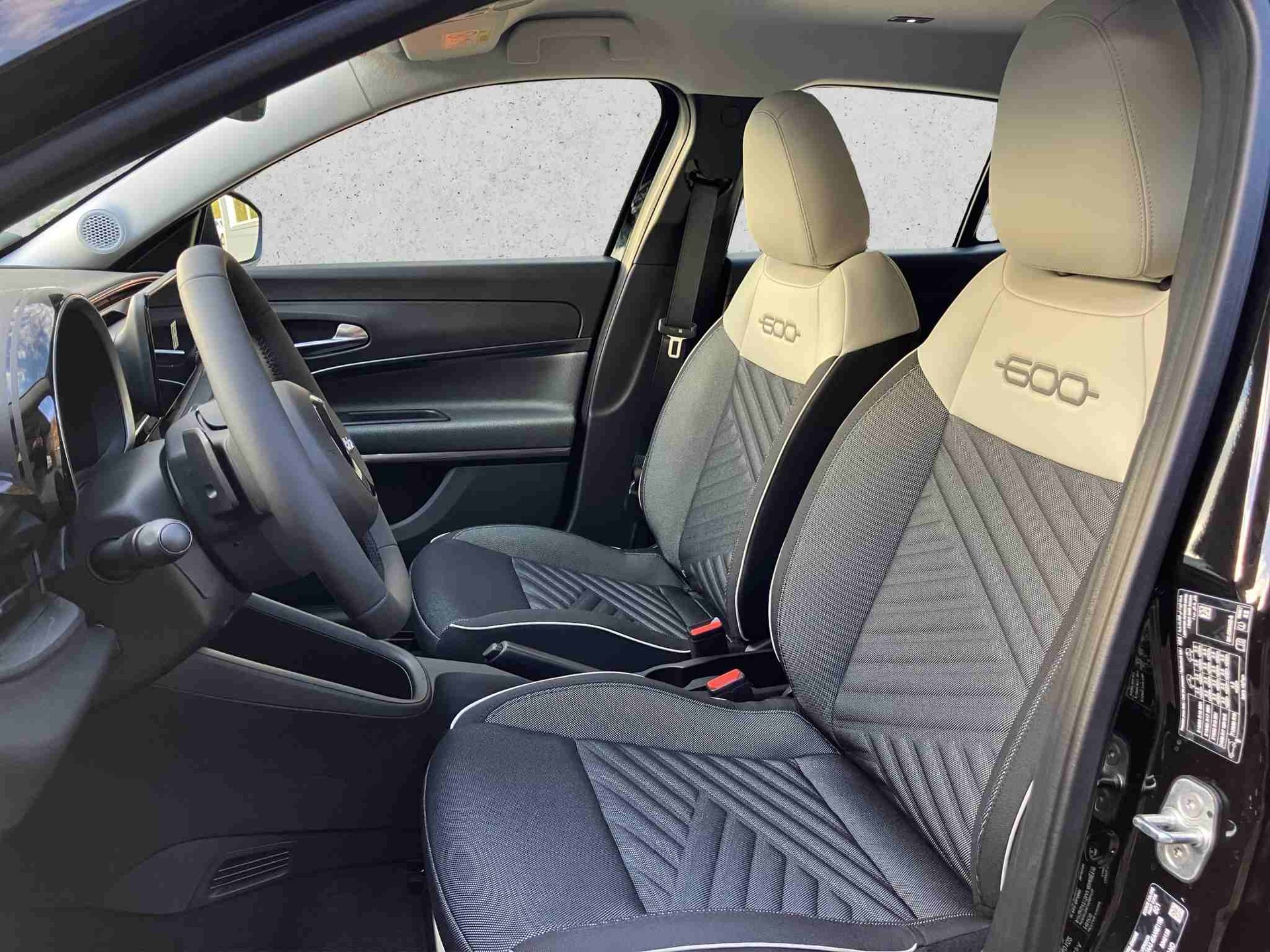 FIAT 600 1.2 Hybrid 136 Cult-image-8