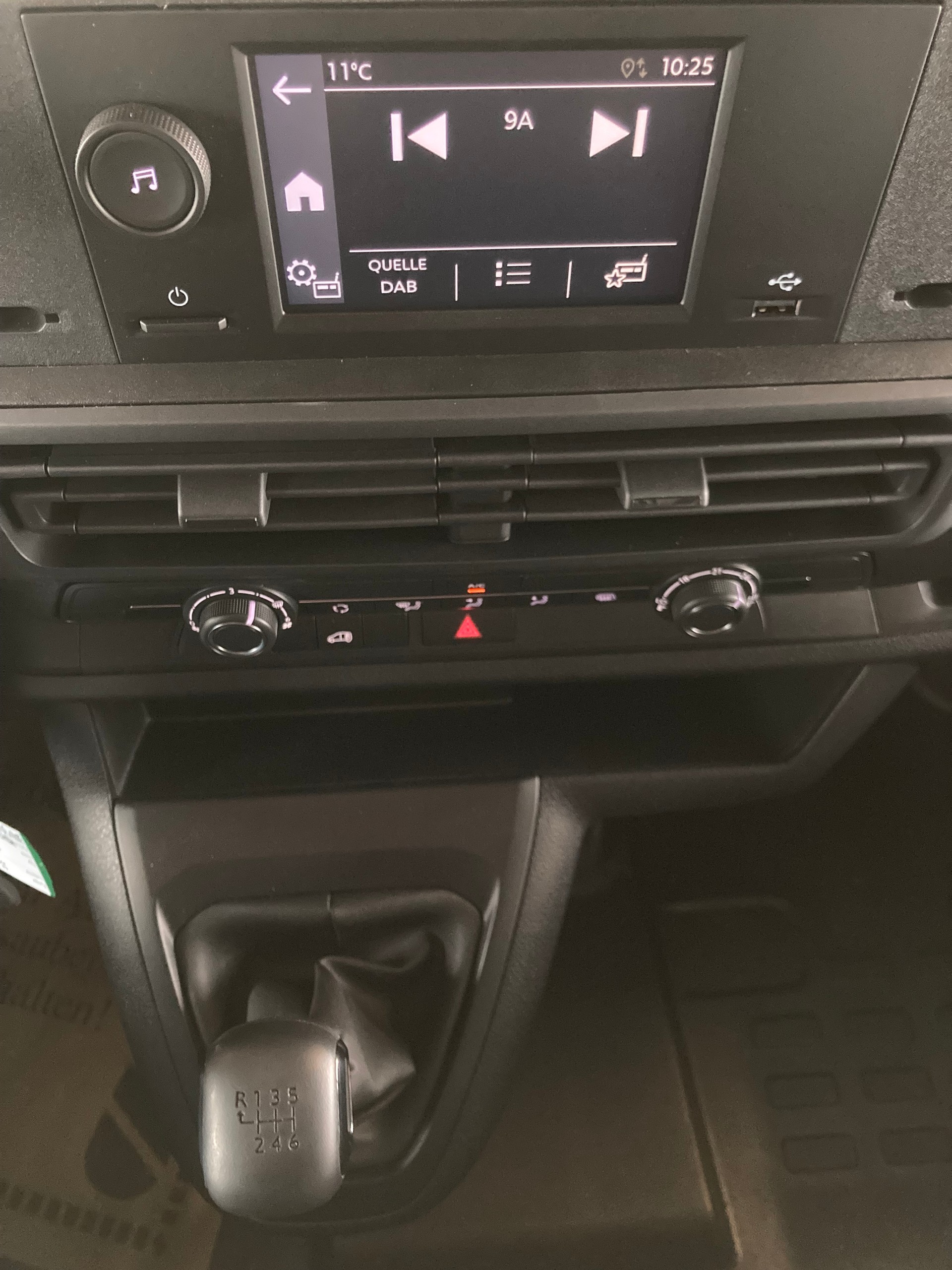 PEUGEOT Expert 1.5 BlueHDi 120 Standard (L1)-image-11