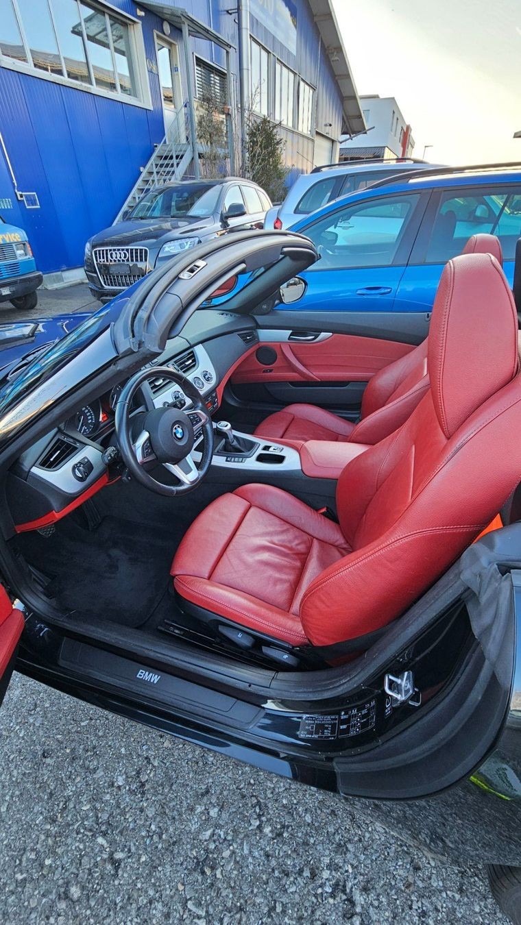 BMW Z4 sDrive30i-image-5