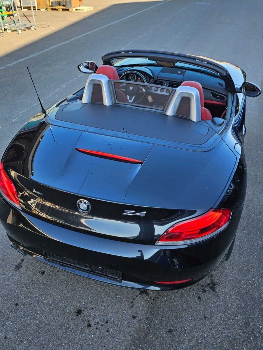 BMW Z4 sDrive30i-image-4