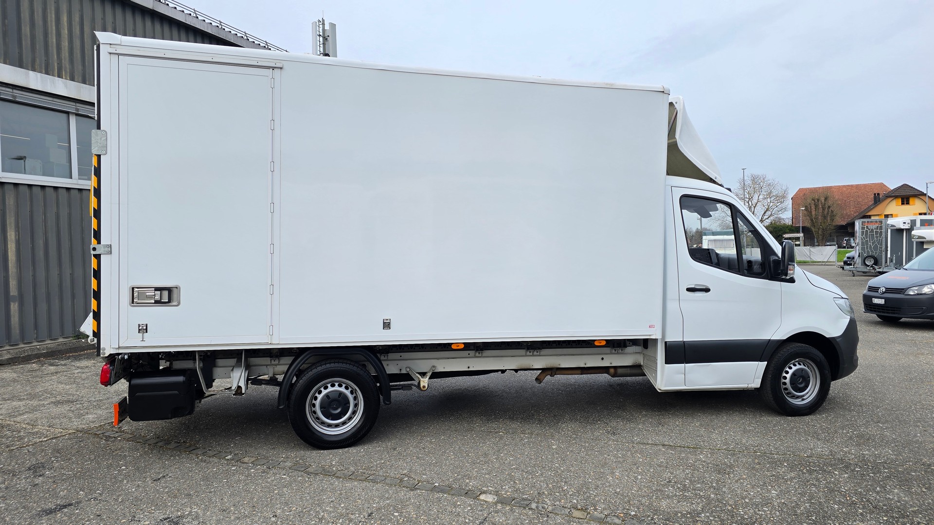 MERCEDES-BENZ Sprinter 314 CDI Lang Kasten mit Hebebühne inkl. Anhänger mit Durchladesystem-image-11