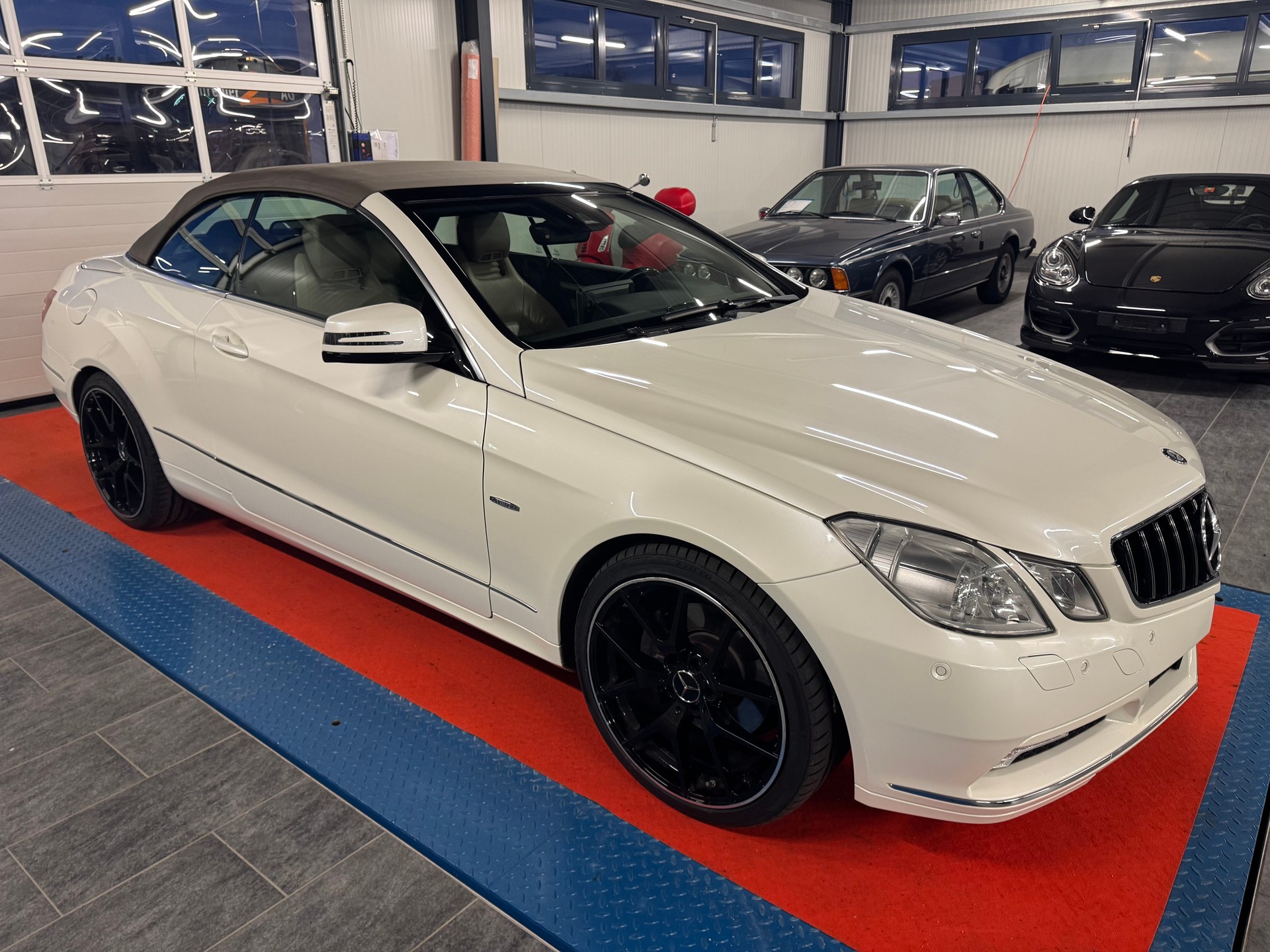 MERCEDES-BENZ E 350 CDI BlueEfficiency Avantgarde 7G-Tronic-showroom-element-2