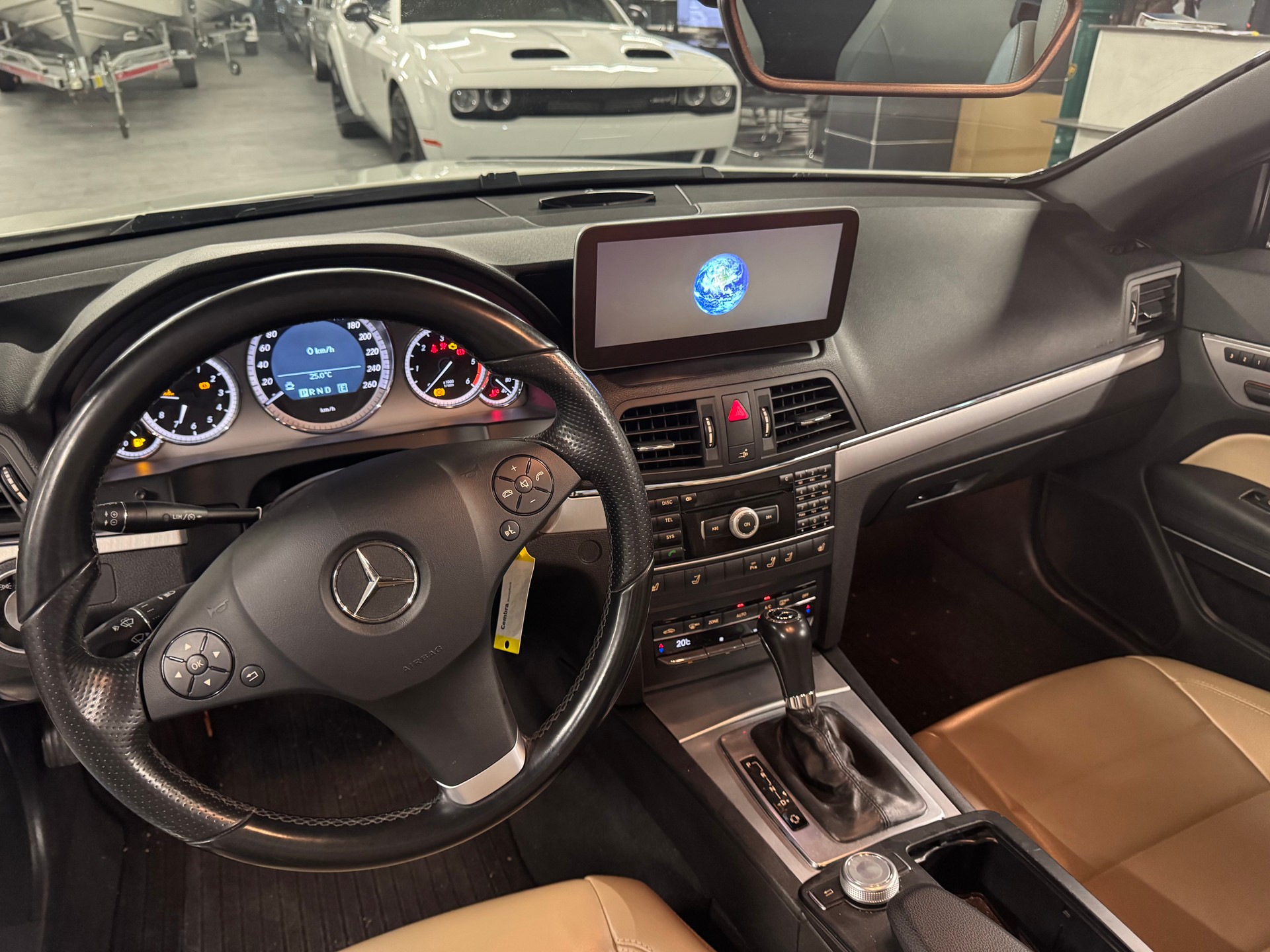 MERCEDES-BENZ E 350 CDI BlueEfficiency Avantgarde 7G-Tronic-image-16