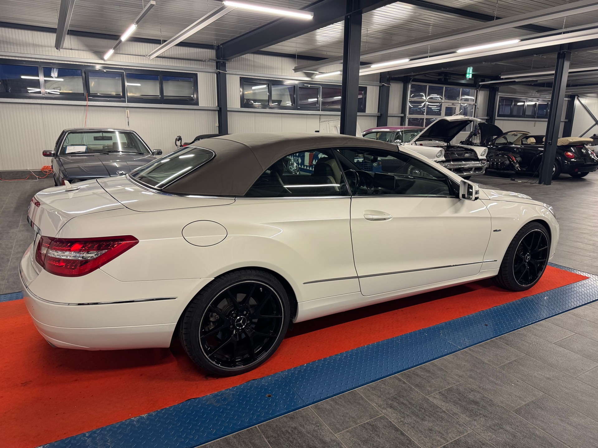 MERCEDES-BENZ E 350 CDI BlueEfficiency Avantgarde 7G-Tronic-showroom-element-3
