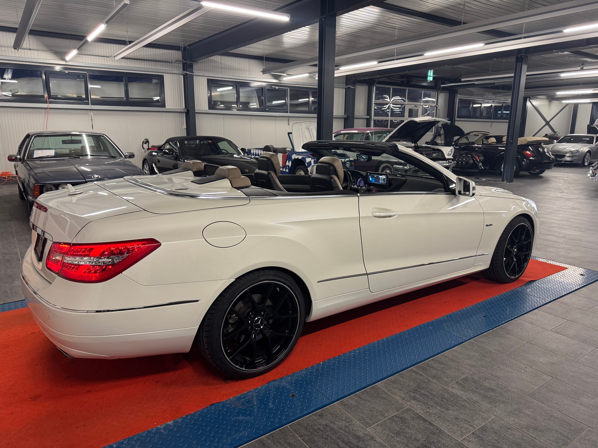 MERCEDES-BENZ E 350 CDI BlueEfficiency Avantgarde 7G-Tronic-image-9