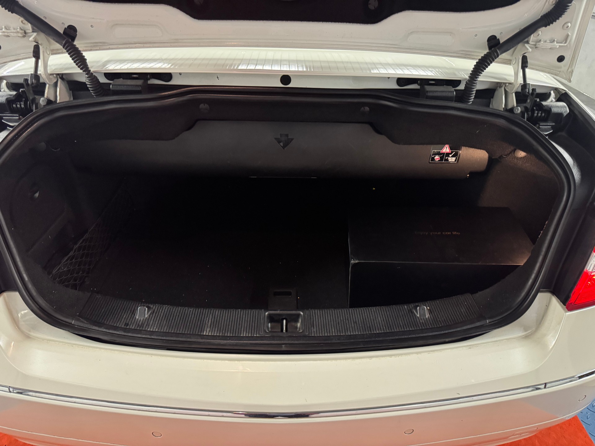 MERCEDES-BENZ E 350 CDI BlueEfficiency Avantgarde 7G-Tronic-image-11