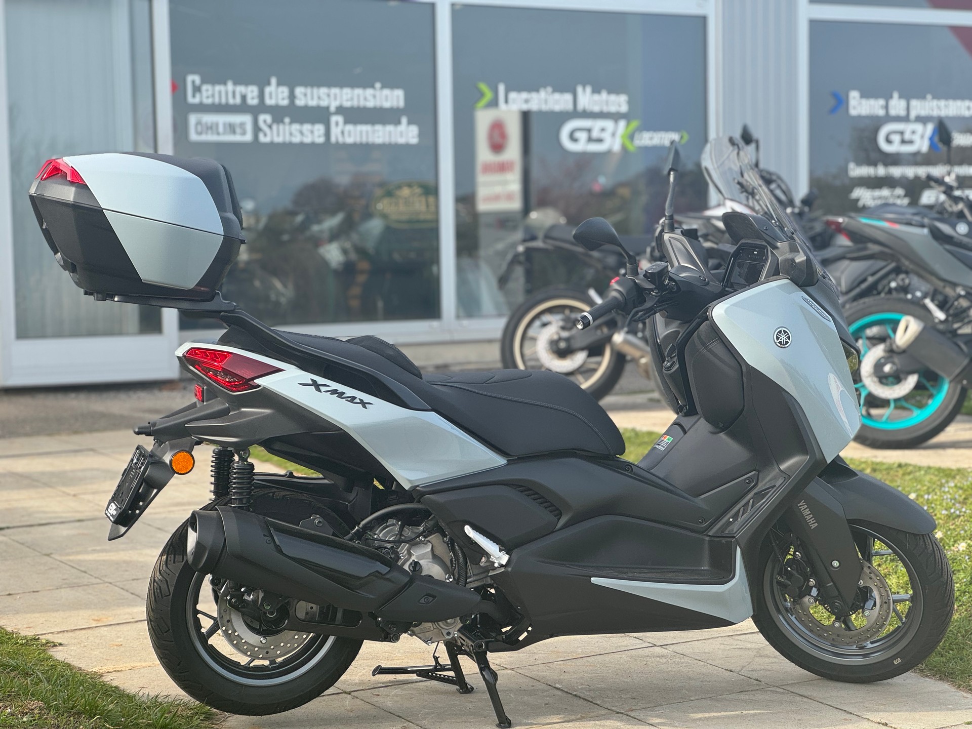 YAMAHA X-Max 300 Tech Max +-image-1