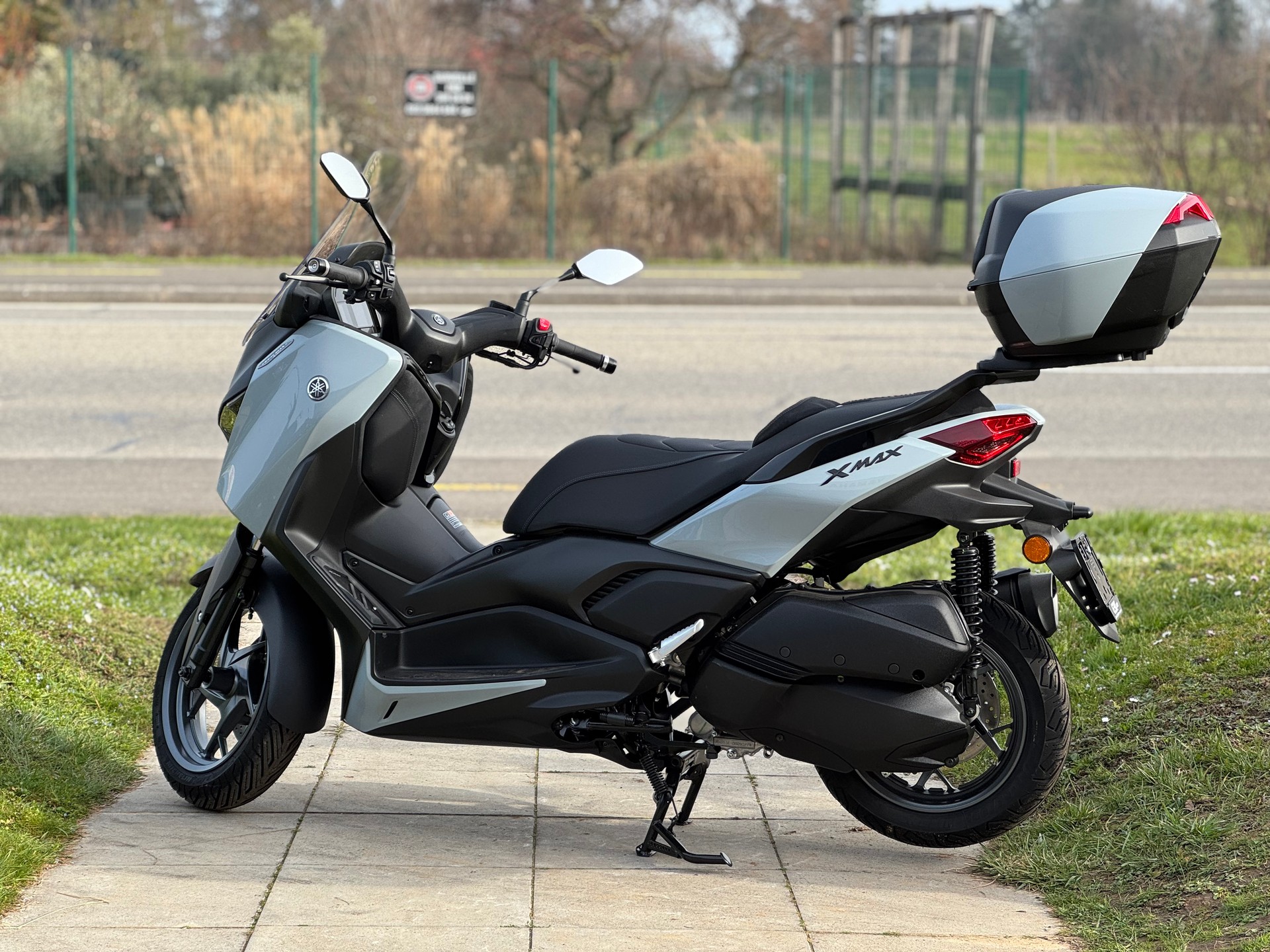 YAMAHA X-Max 300 Tech Max +-image-3