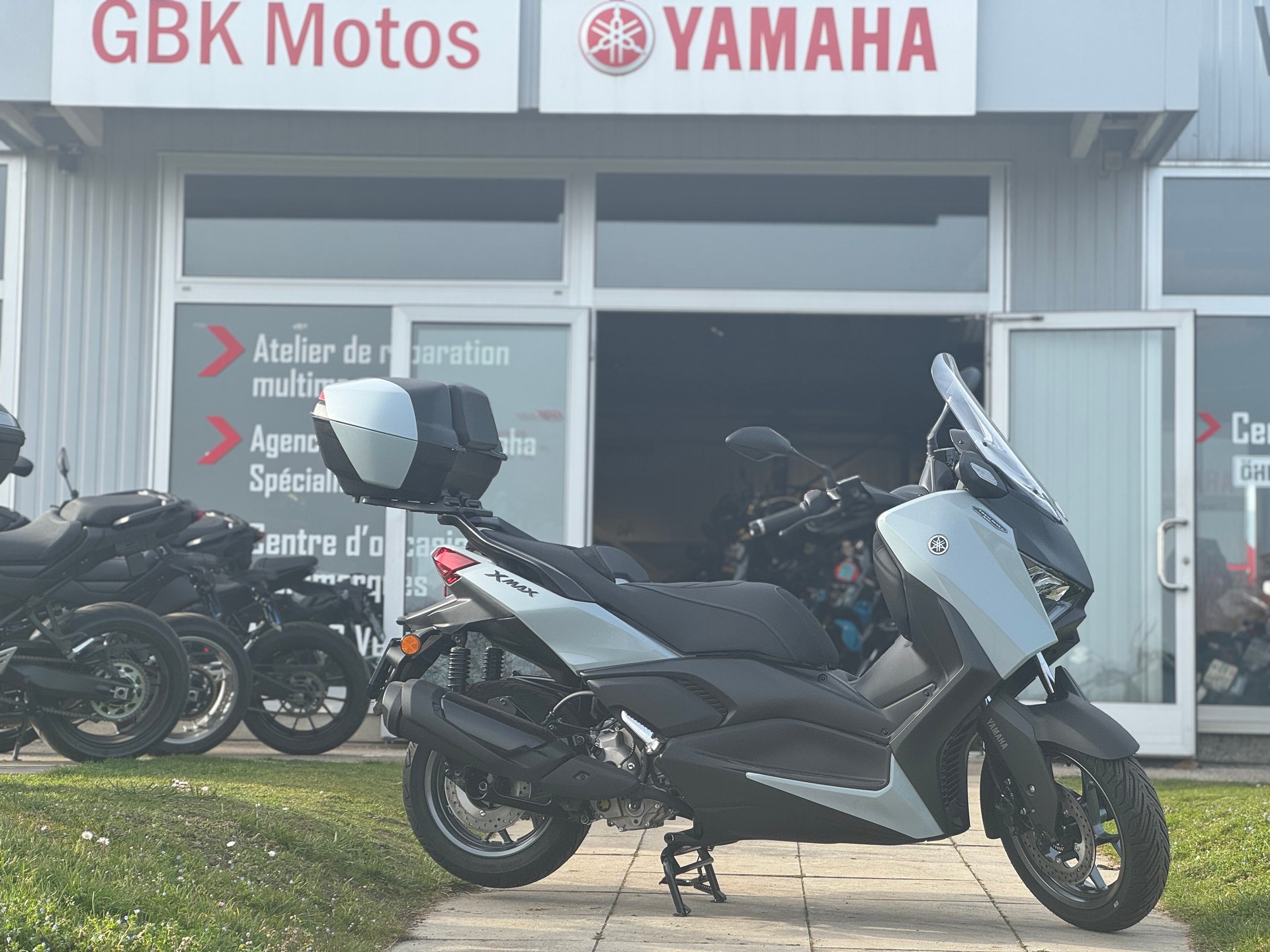 YAMAHA X-Max 300 Tech Max +-image-0
