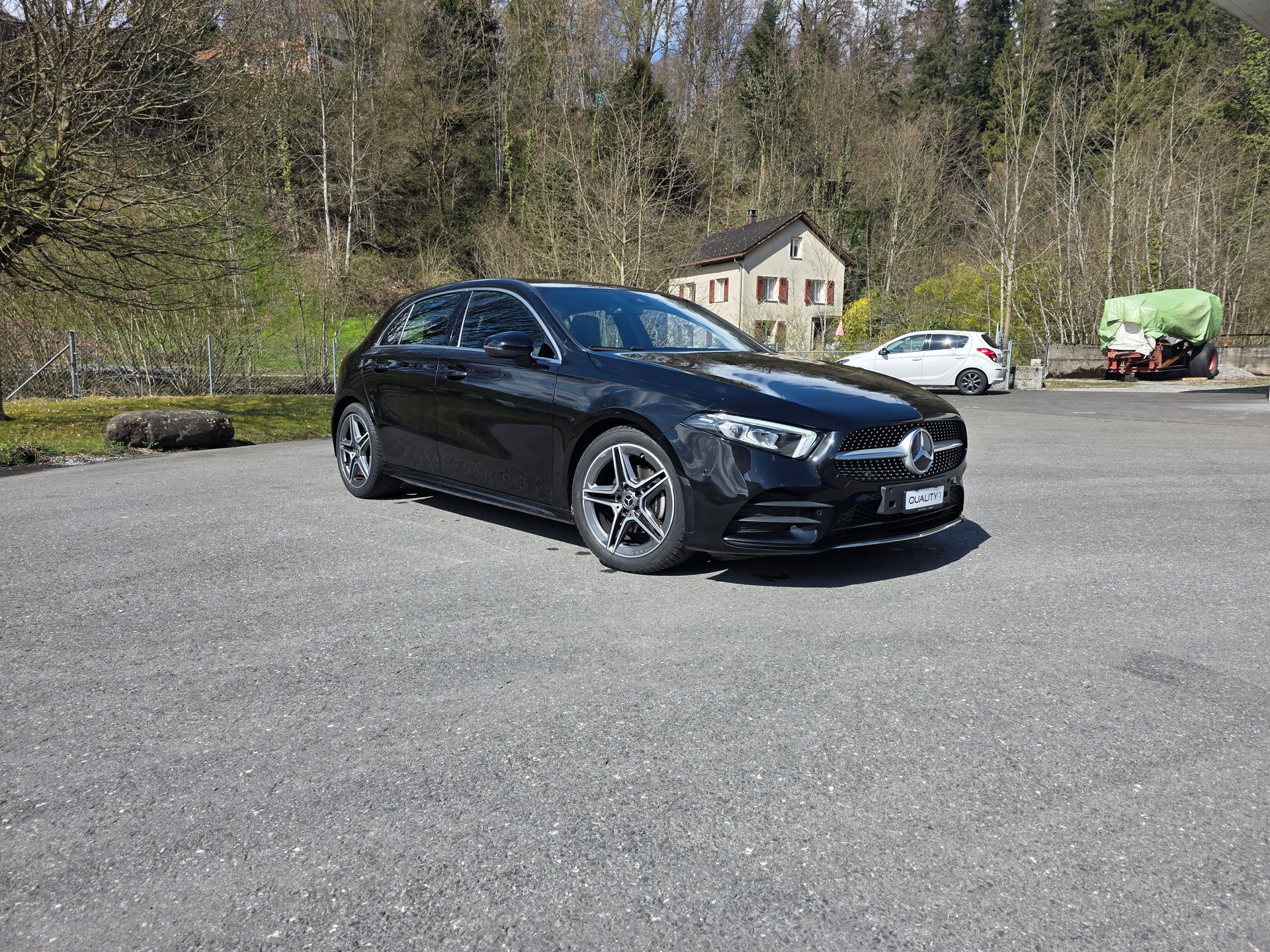 MERCEDES-BENZ A 200 AMG Line 7G-DCT-image-6