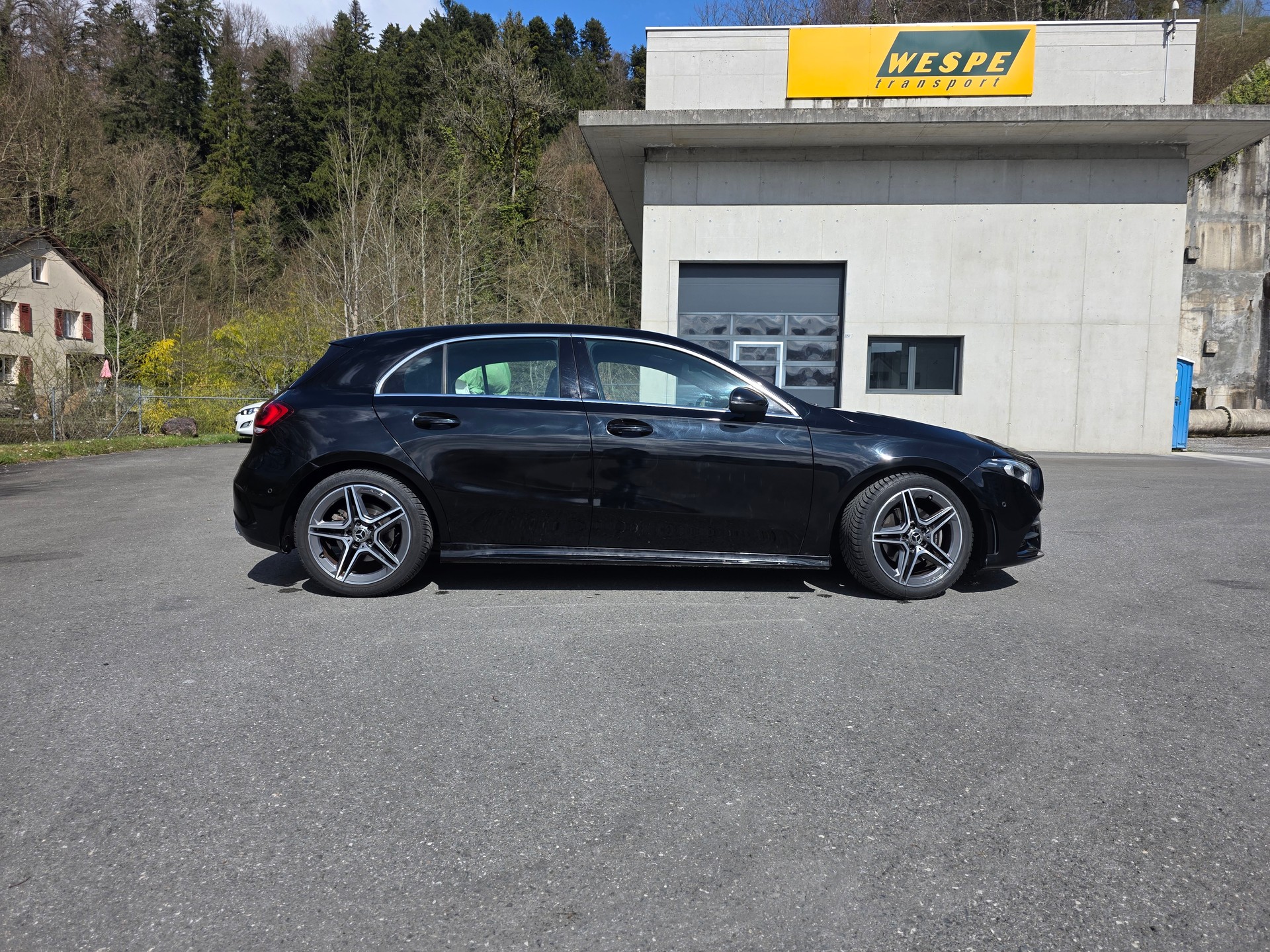 MERCEDES-BENZ A 200 AMG Line 7G-DCT-image-10