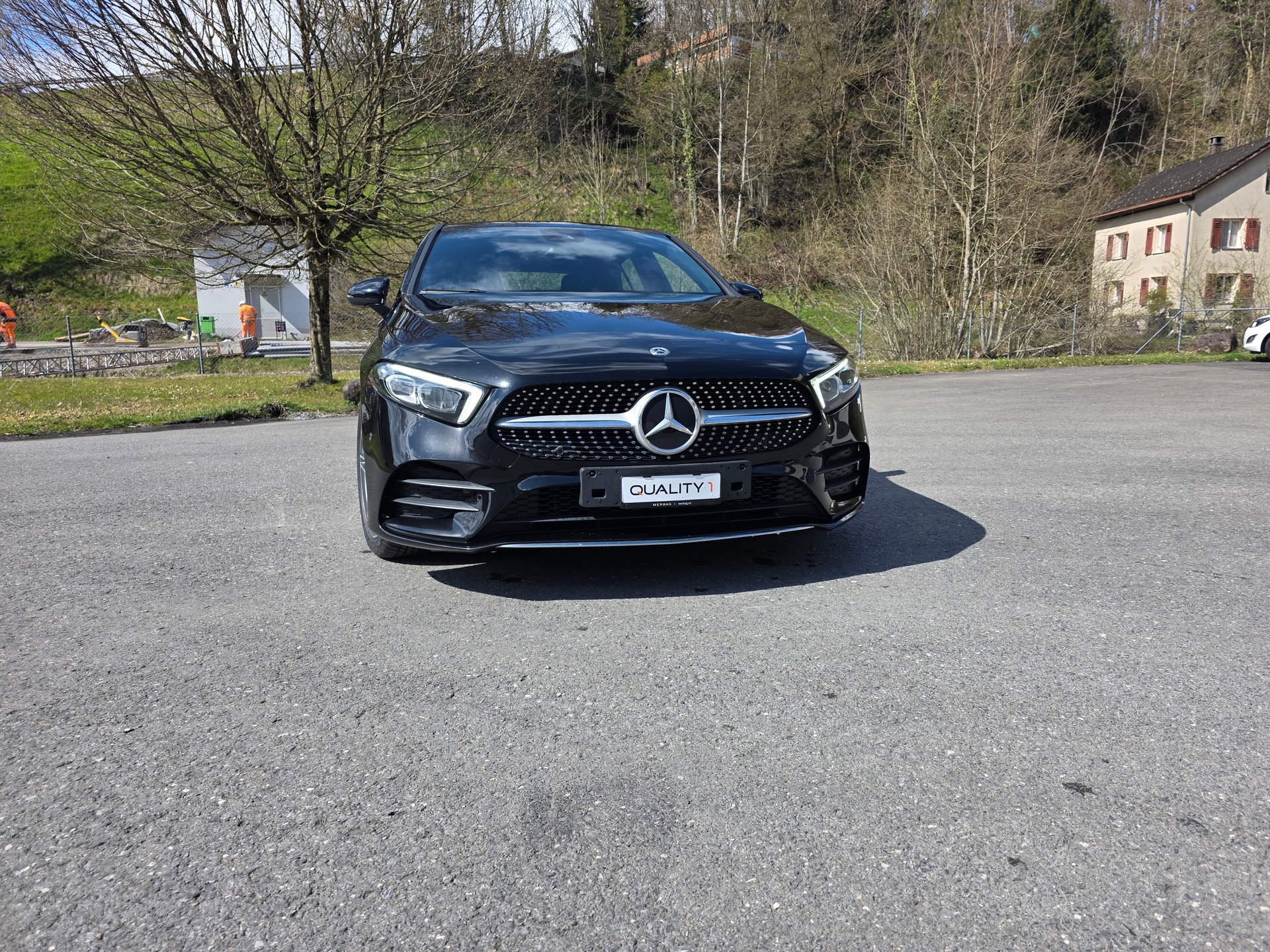 MERCEDES-BENZ A 200 AMG Line 7G-DCT-showroom-element-1