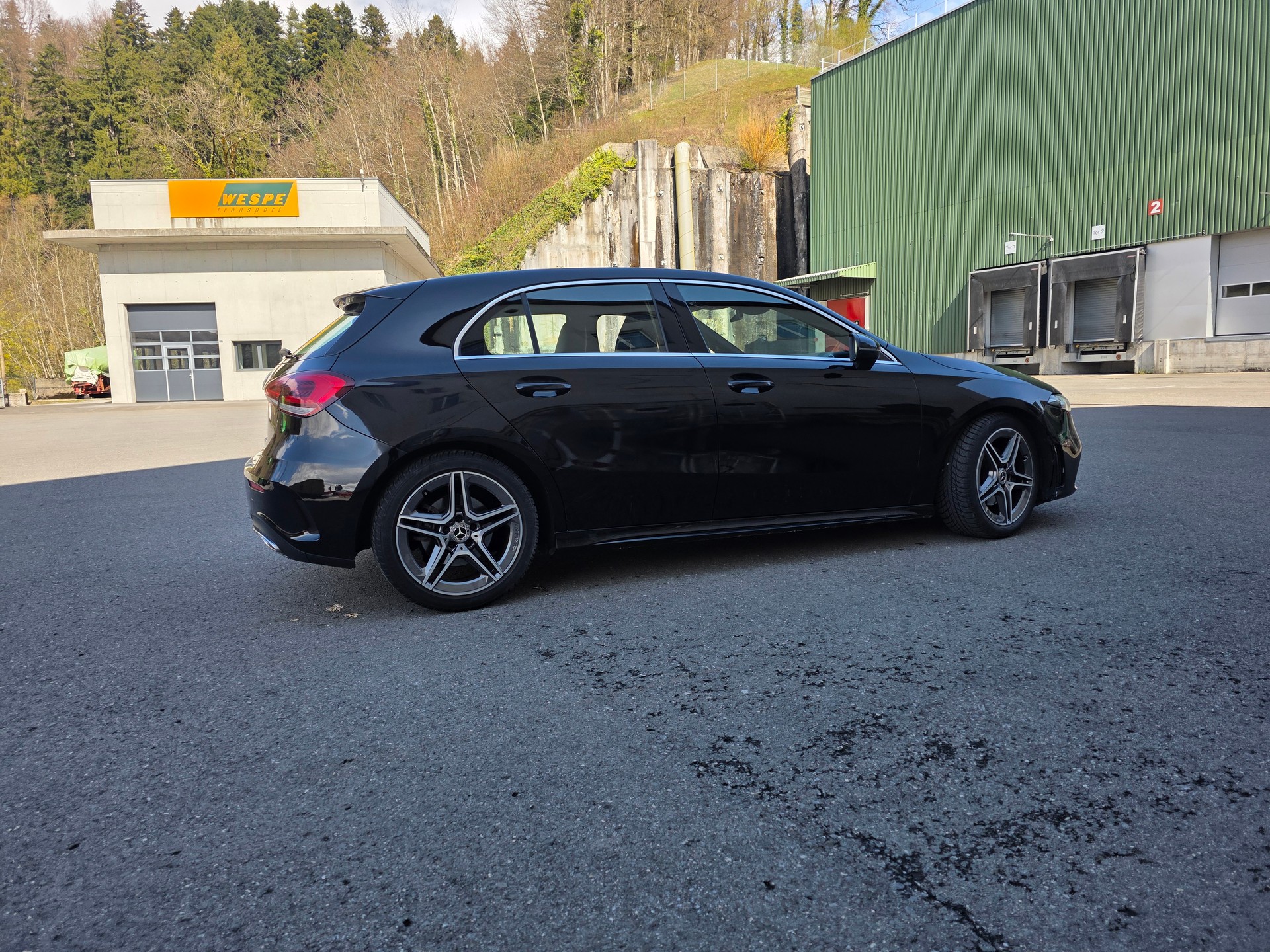 MERCEDES-BENZ A 200 AMG Line 7G-DCT-image-13
