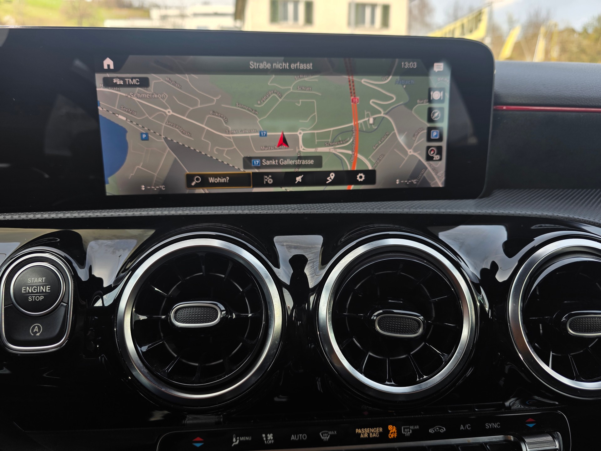 MERCEDES-BENZ A 200 AMG Line 7G-DCT-image-25