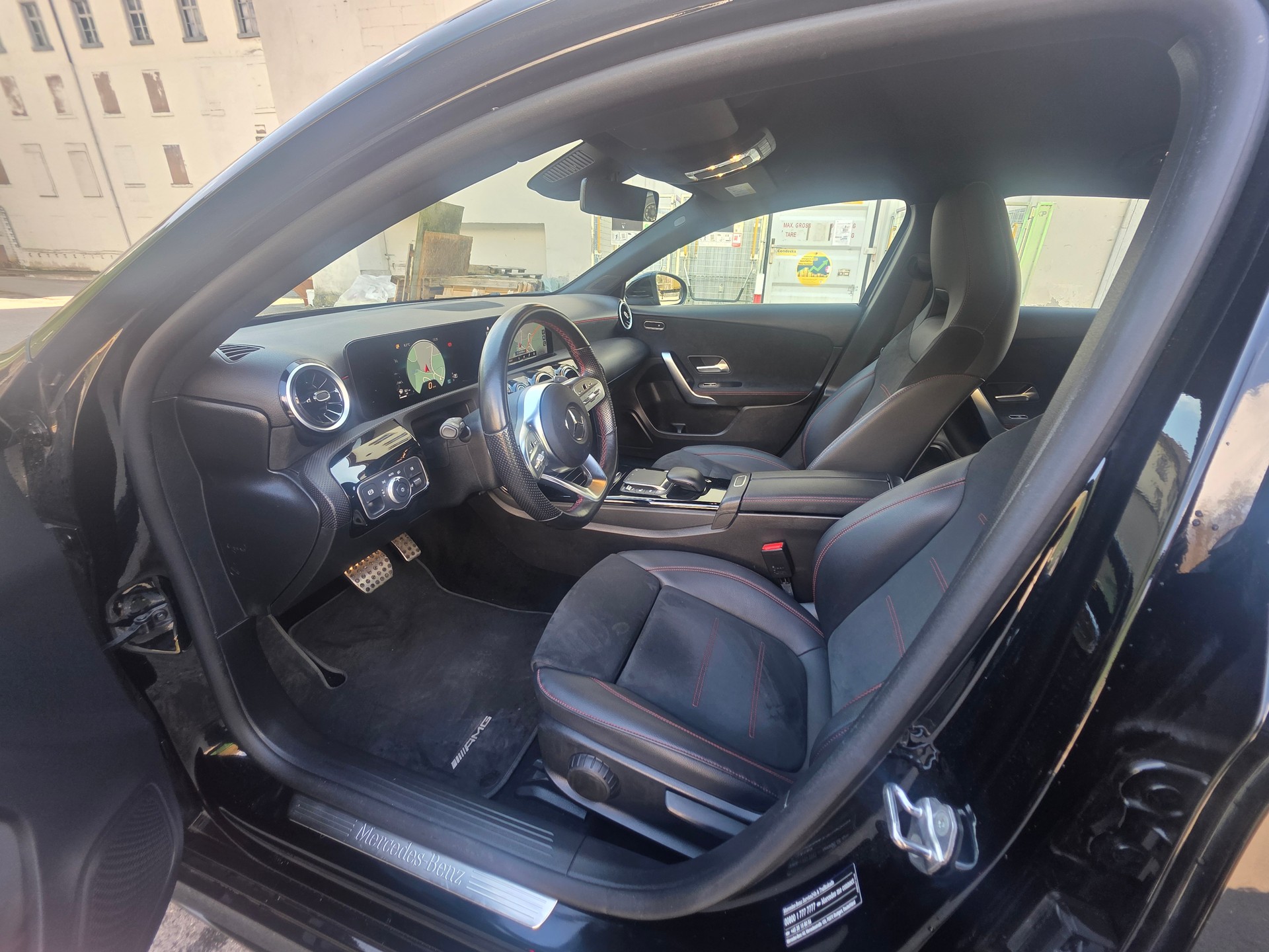 MERCEDES-BENZ A 200 AMG Line 7G-DCT-image-20