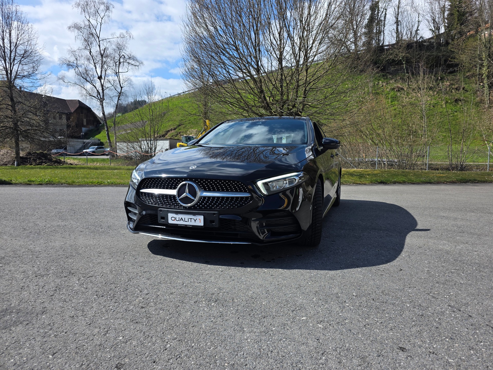 MERCEDES-BENZ A 200 AMG Line 7G-DCT-showroom-element-3