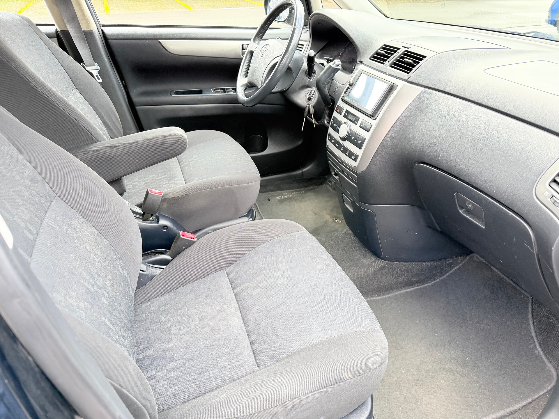 TOYOTA Avensis Verso 2.0 VVT-i Linea Sol-image-8