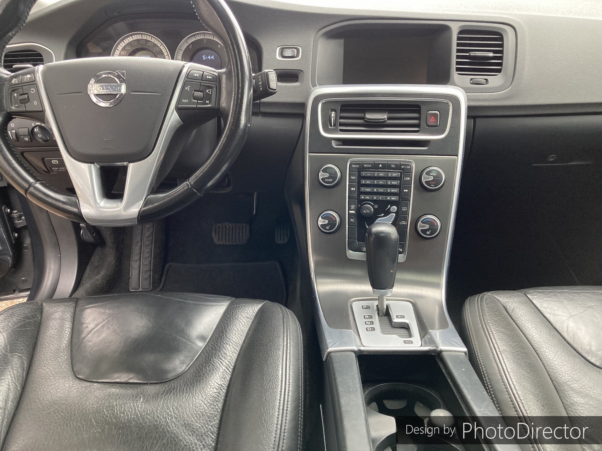 VOLVO V60 D5 AWD Summum Geartronic-image-6