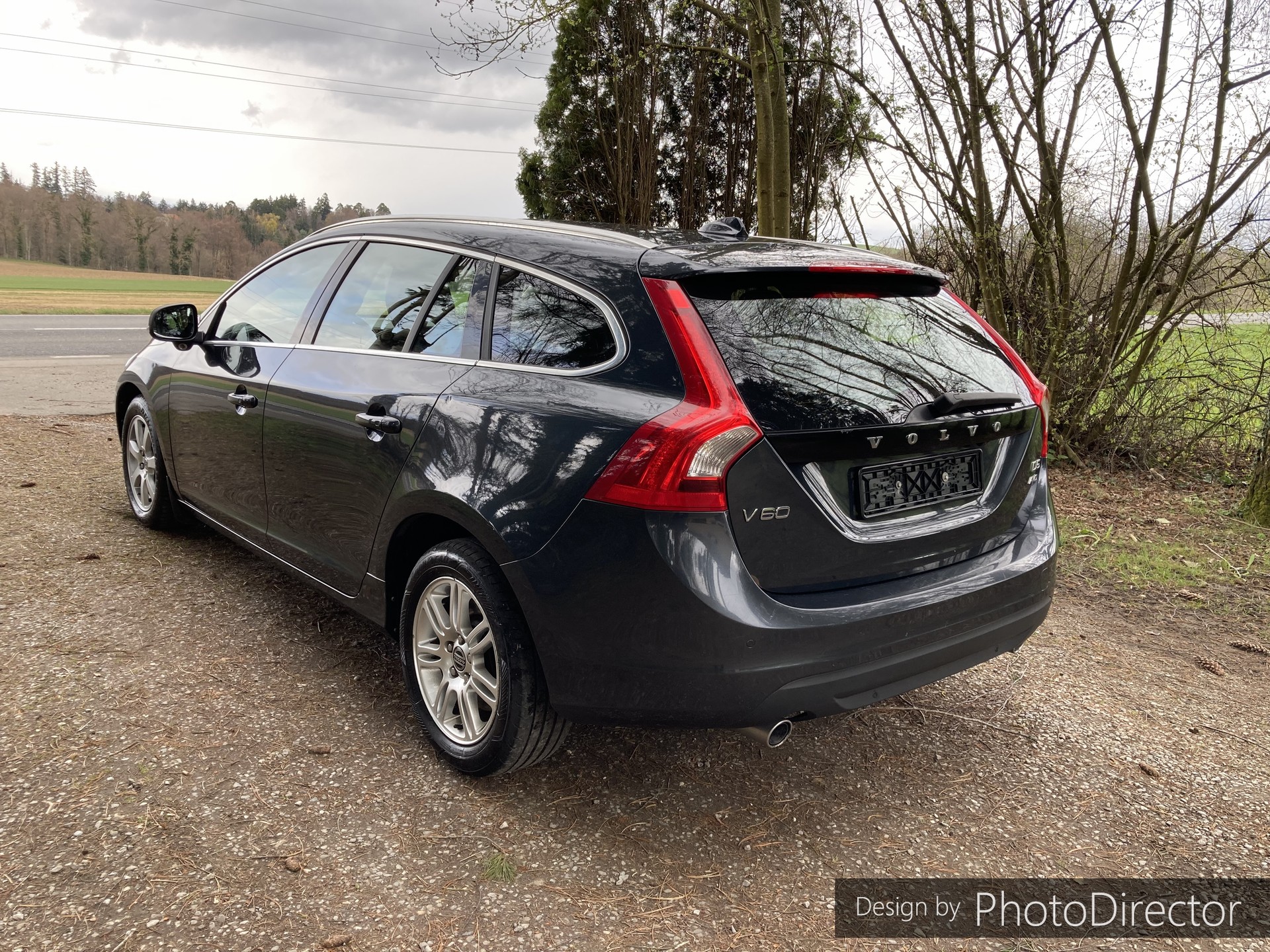 VOLVO V60 D5 AWD Summum Geartronic-image-15