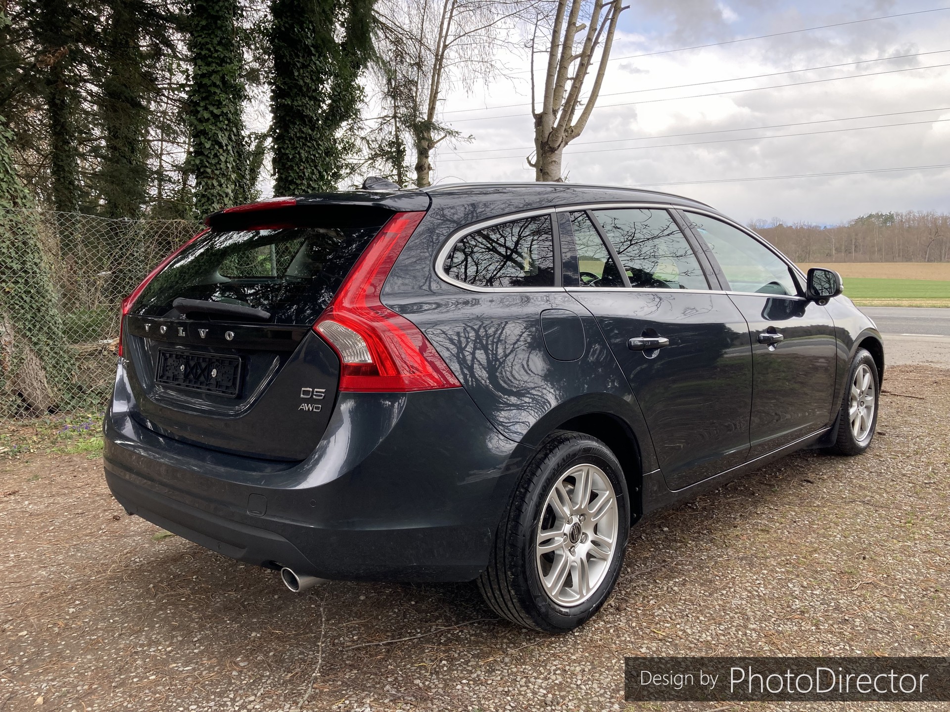 VOLVO V60 D5 AWD Summum Geartronic-image-2