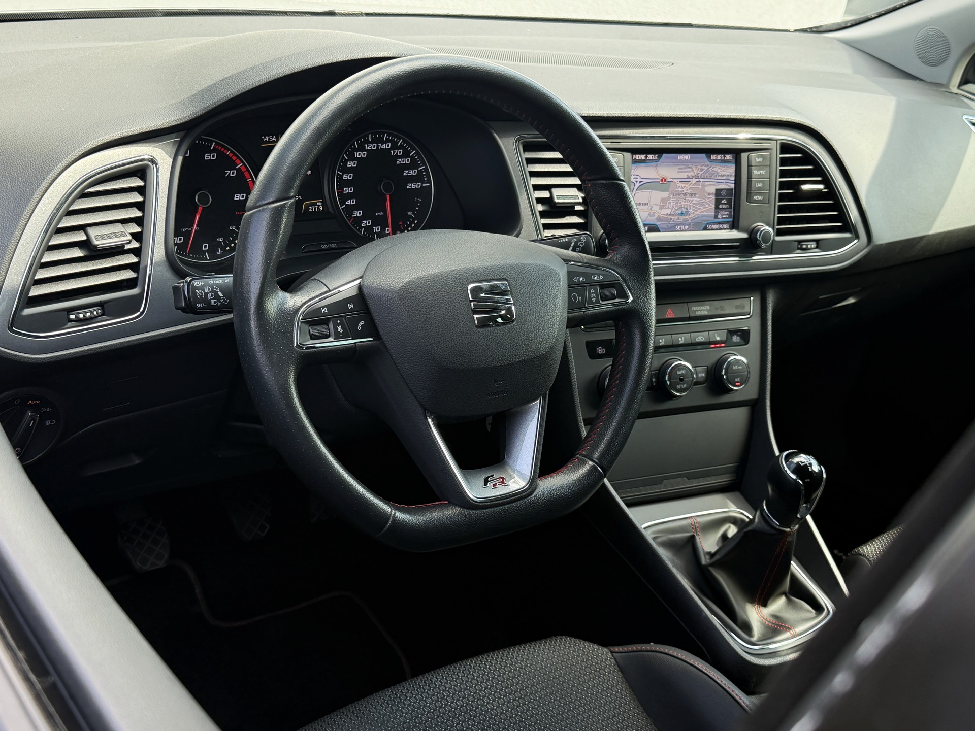 SEAT Leon 1.4 TSI FR-image-19