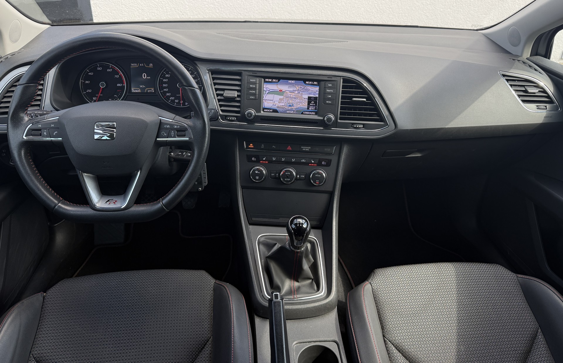 SEAT Leon 1.4 TSI FR-image-23