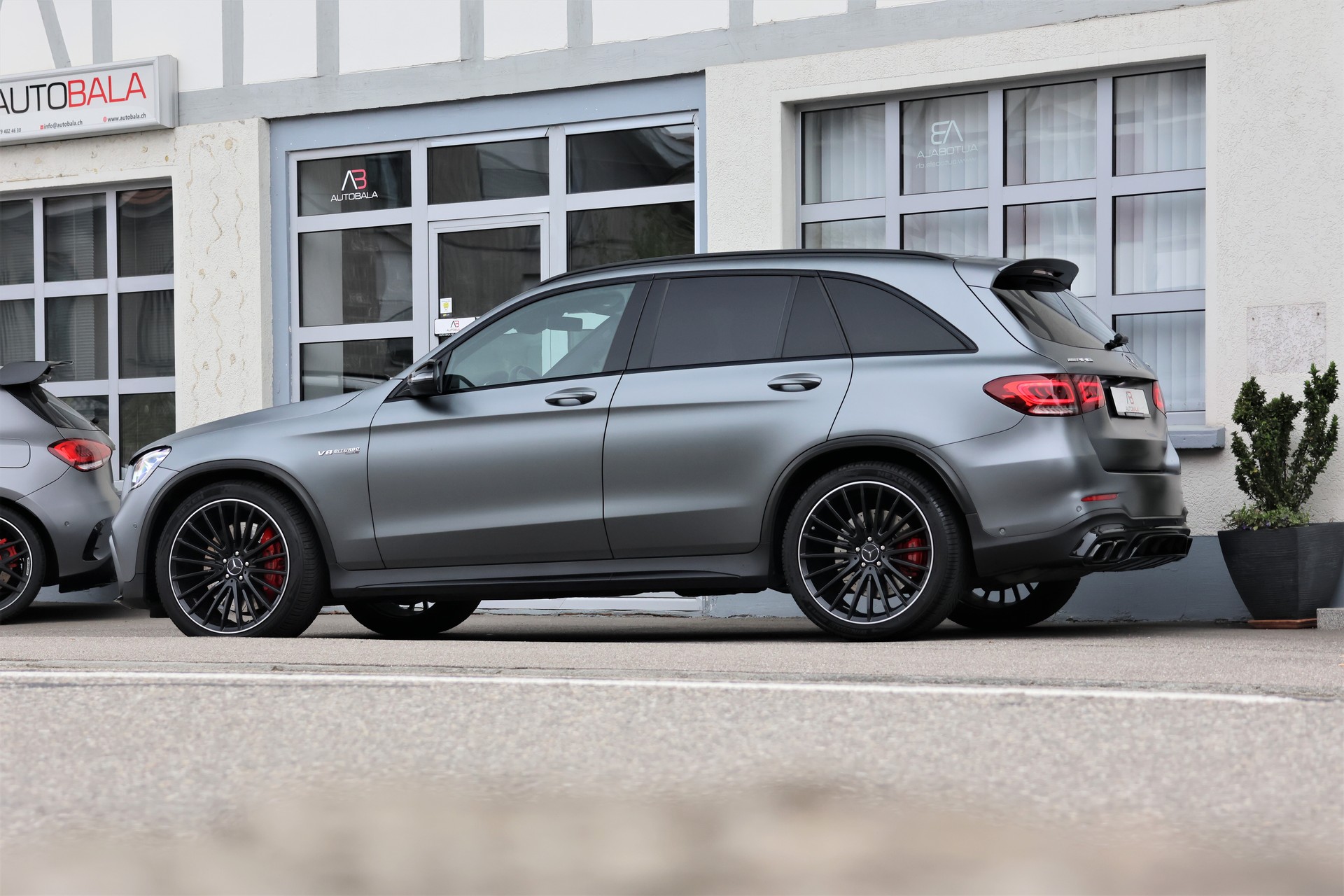 MERCEDES-BENZ GLC 63 S AMG 4Matic 9G-Tronic (CH) "Designo Magno"-showroom-element-3