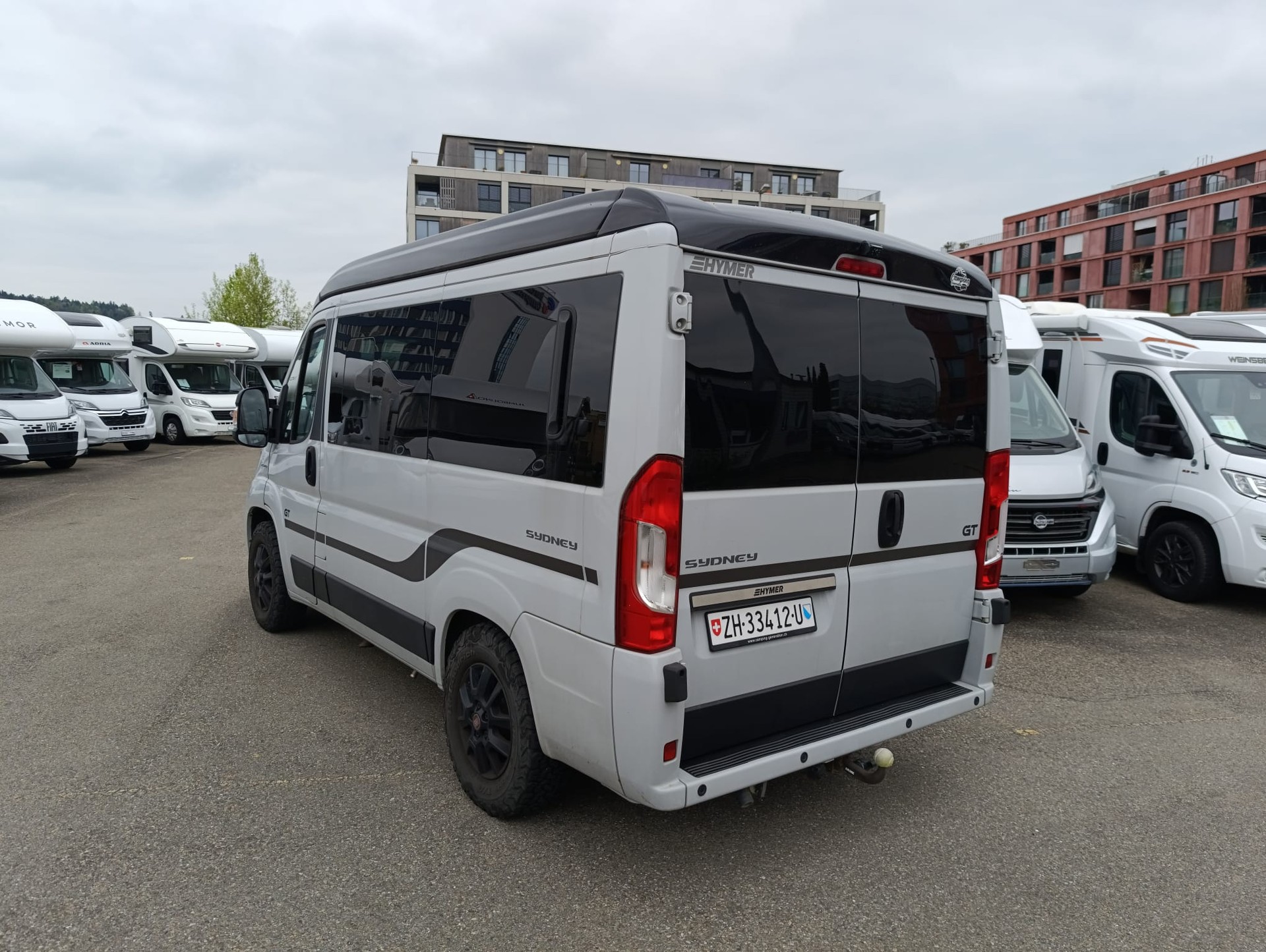 HYMER ***kleinster Camper aller Zeiten ***4.96M Länge*Automat*5-Plätzer mit Ledersitze*AHK 2500Kg*Solar*Dieselheizung* Aussendusche*-image-12