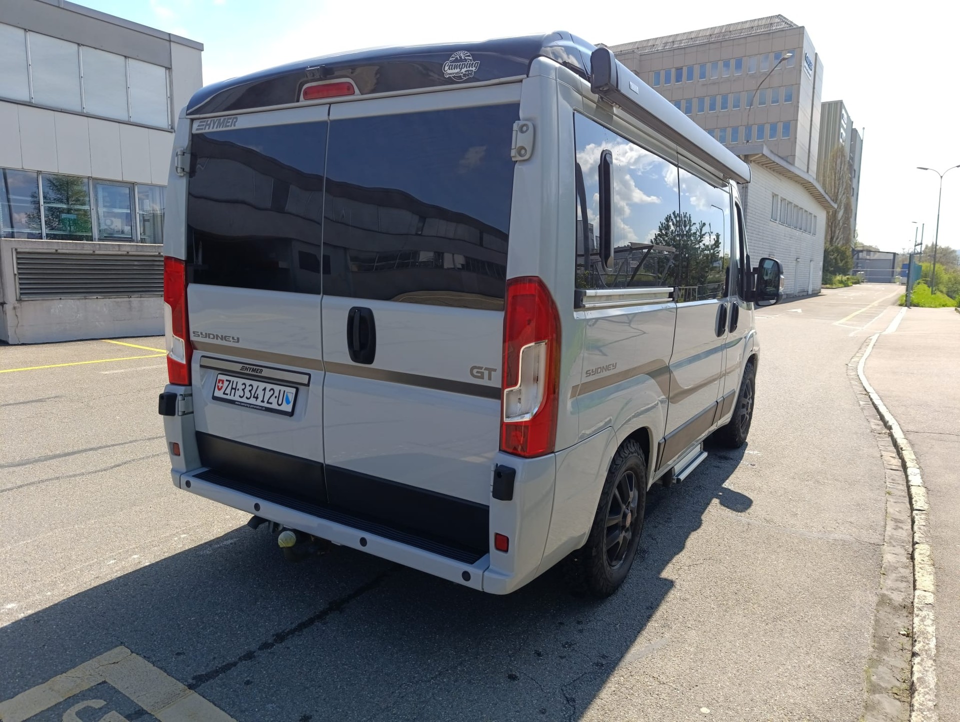 HYMER ***kleinster Camper aller Zeiten ***4.96M Länge*Automat*5-Plätzer mit Ledersitze*AHK 2500Kg*Solar*Dieselheizung* Aussendusche*-showroom-element-2