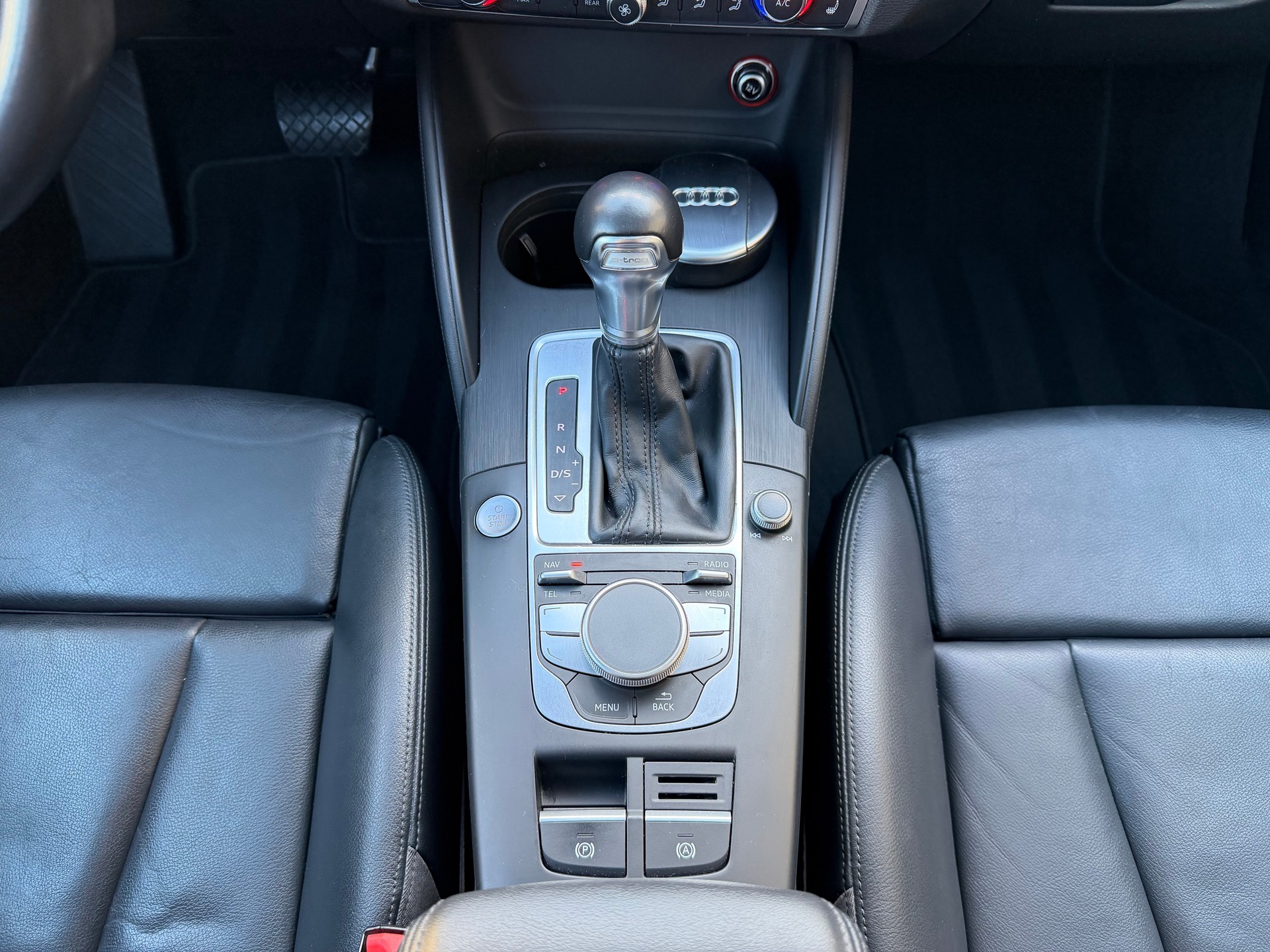 AUDI A3 Sportback 1.4 e-tron Ambition S-tronic-image-16