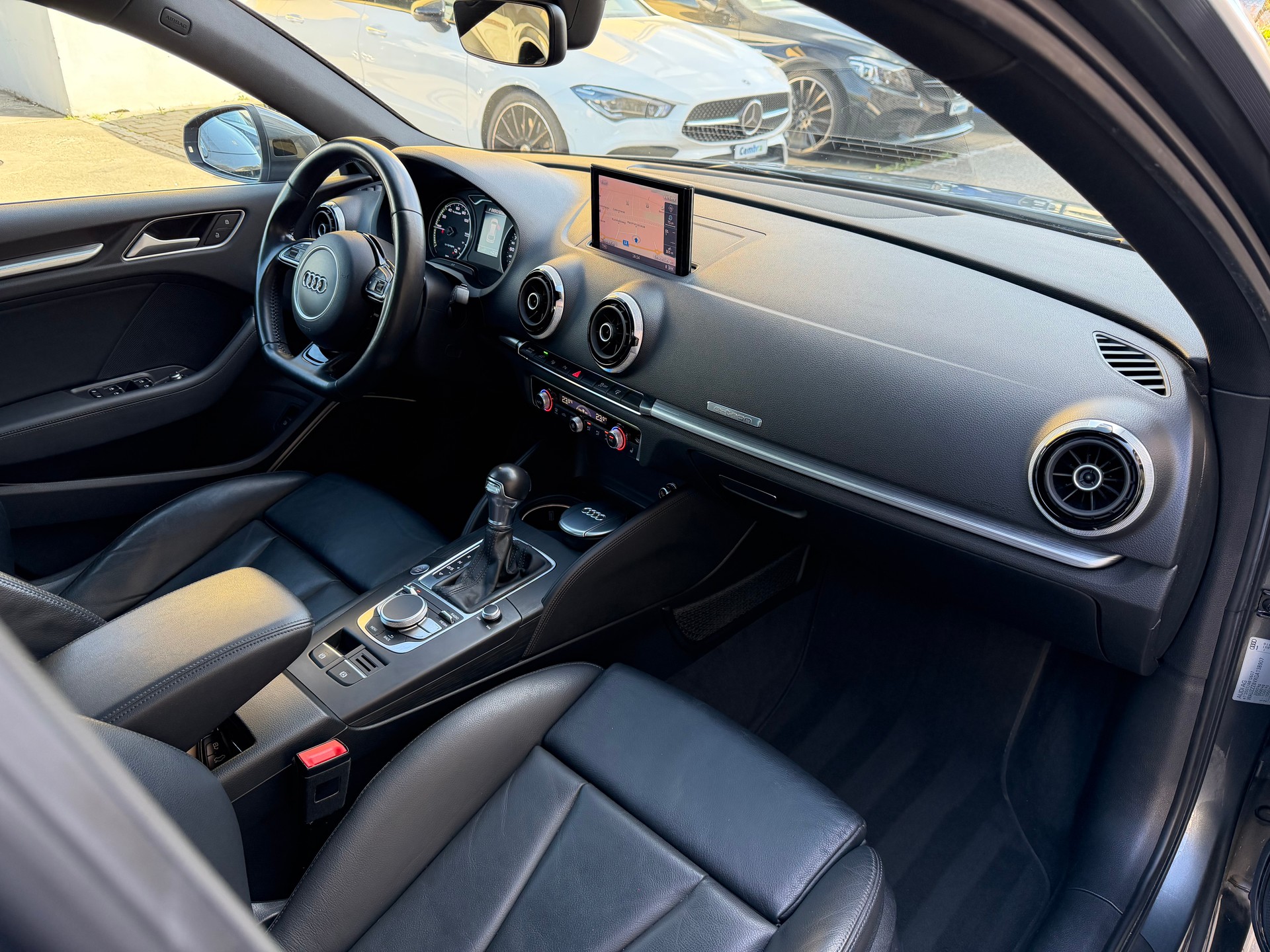 AUDI A3 Sportback 1.4 e-tron Ambition S-tronic-image-12