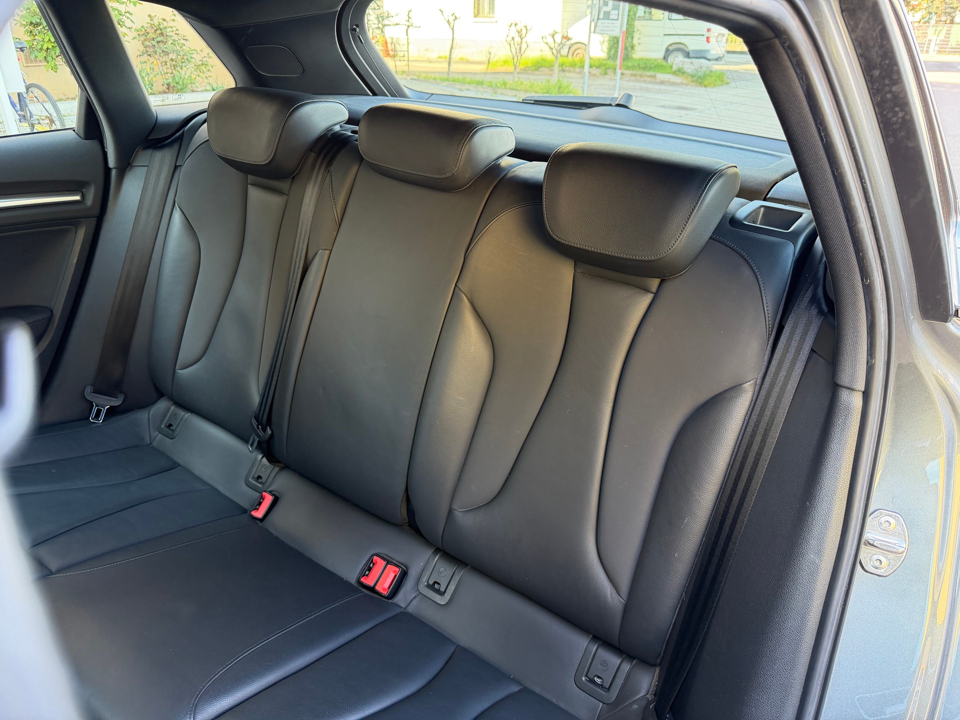 AUDI A3 Sportback 1.4 e-tron Ambition S-tronic-image-23