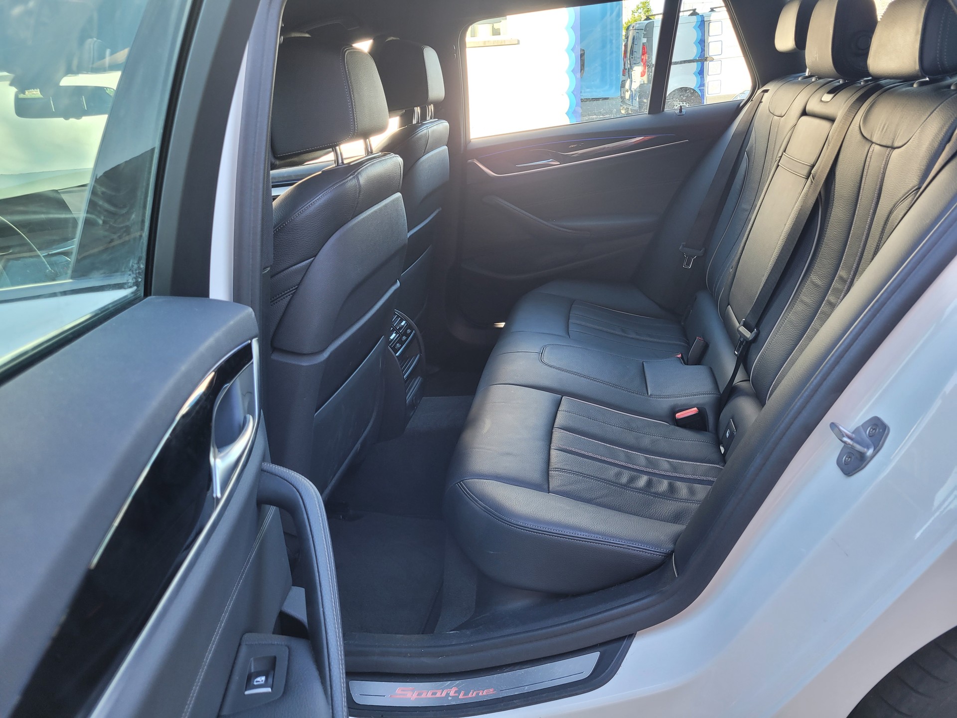 BMW 530i Touring Sport Line Steptronic-image-11