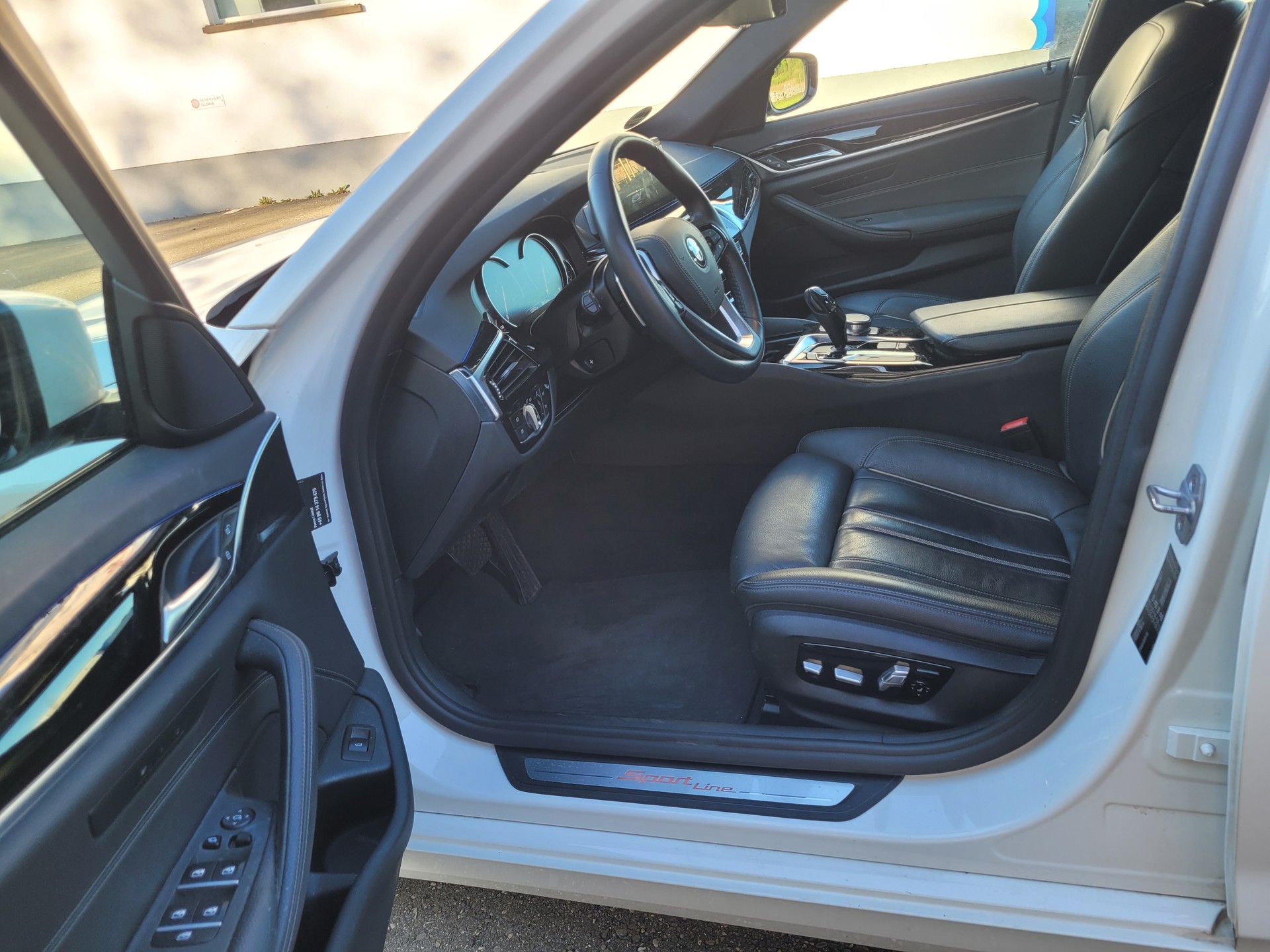 BMW 530i Touring Sport Line Steptronic-image-12