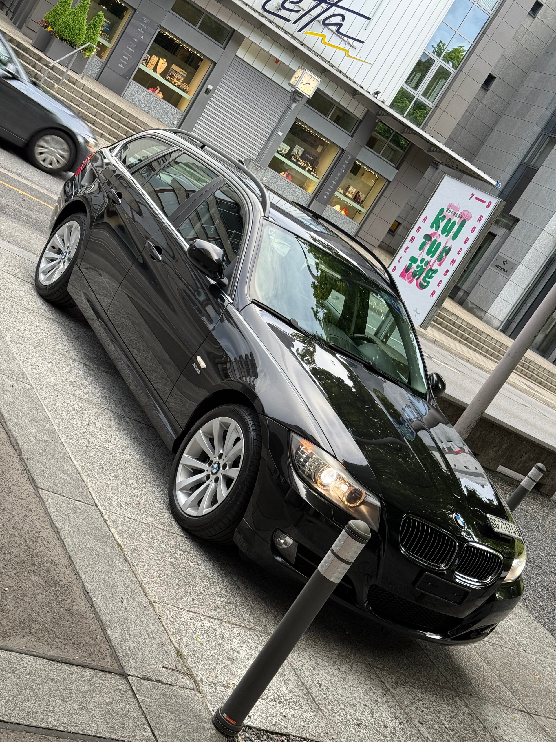BMW 325i xDrive Touring more4you Steptronic-image-12