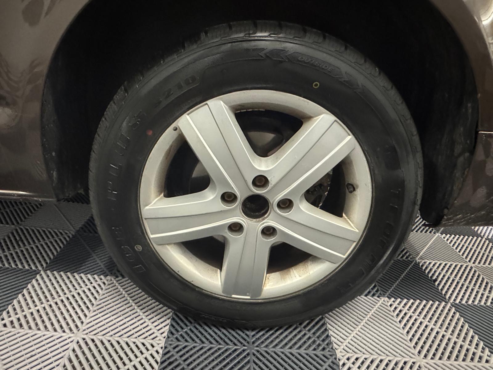 VW T5 Multivan 2.0 TDI Couchage (Véhicule aménagé) Attelage - Panneau Solaire - Webasto-image-24